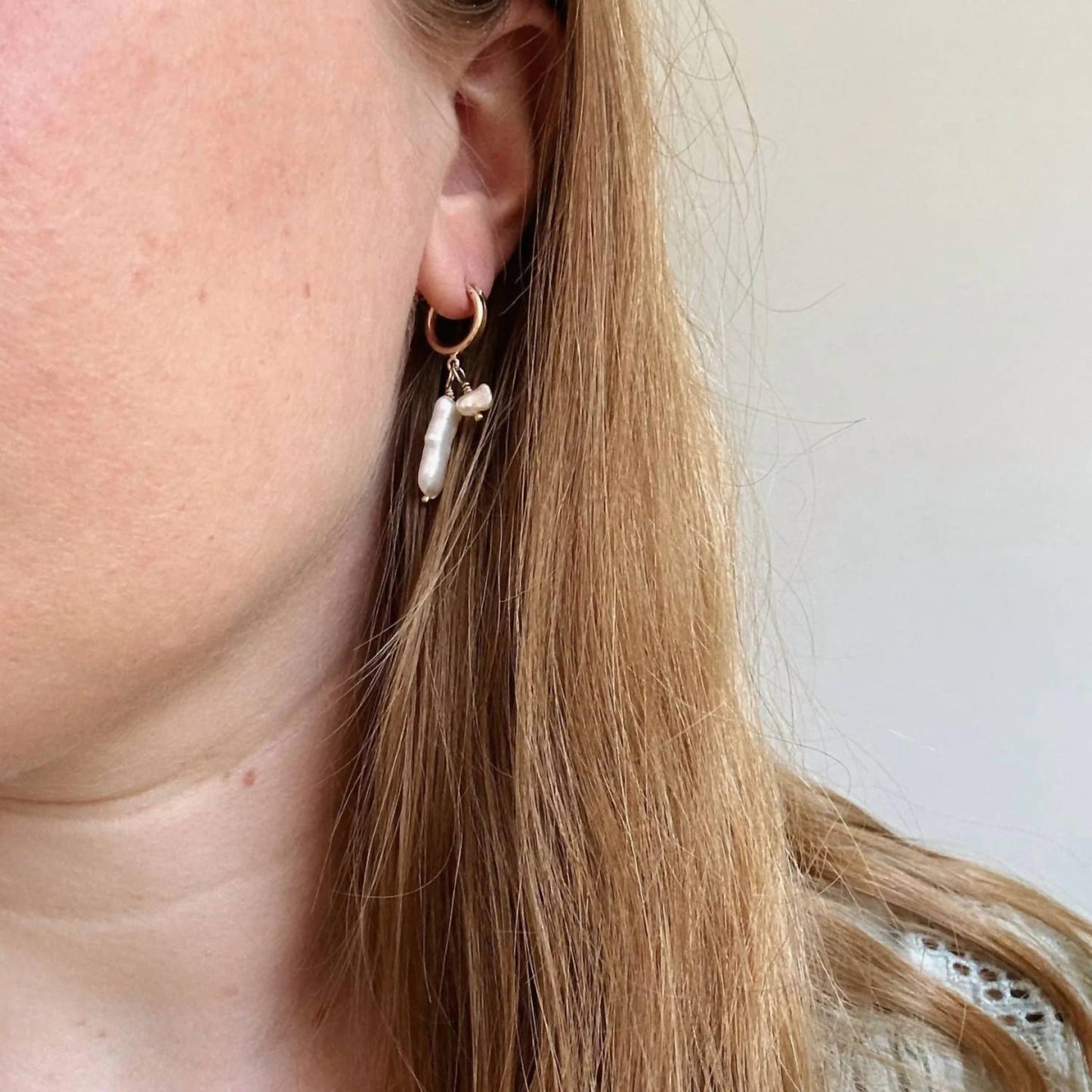 Mahka - Women's Freshwater Elongated Pearl Hoop Earrings