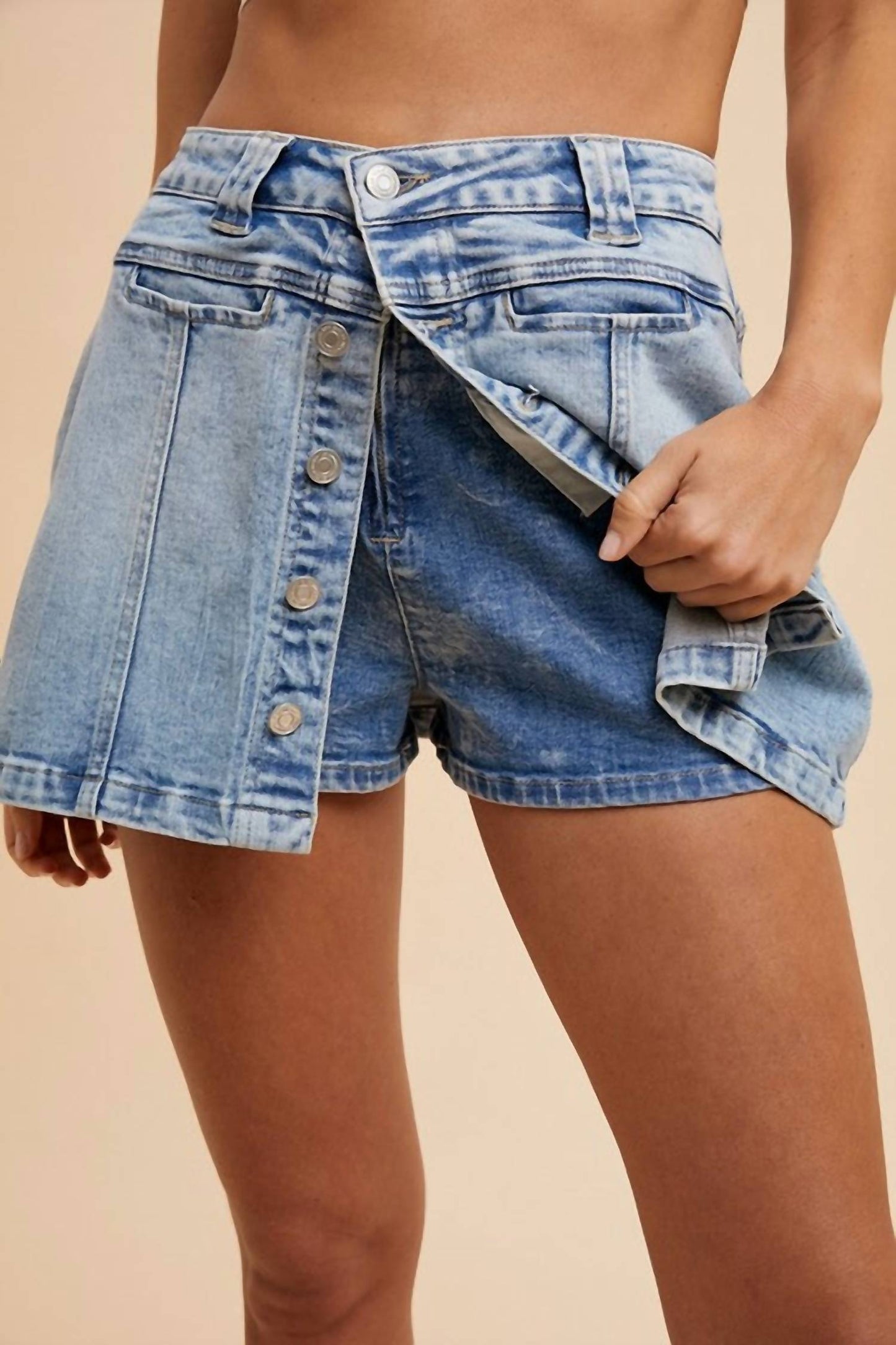 Anniewear - Katelyn Button Mini Skort