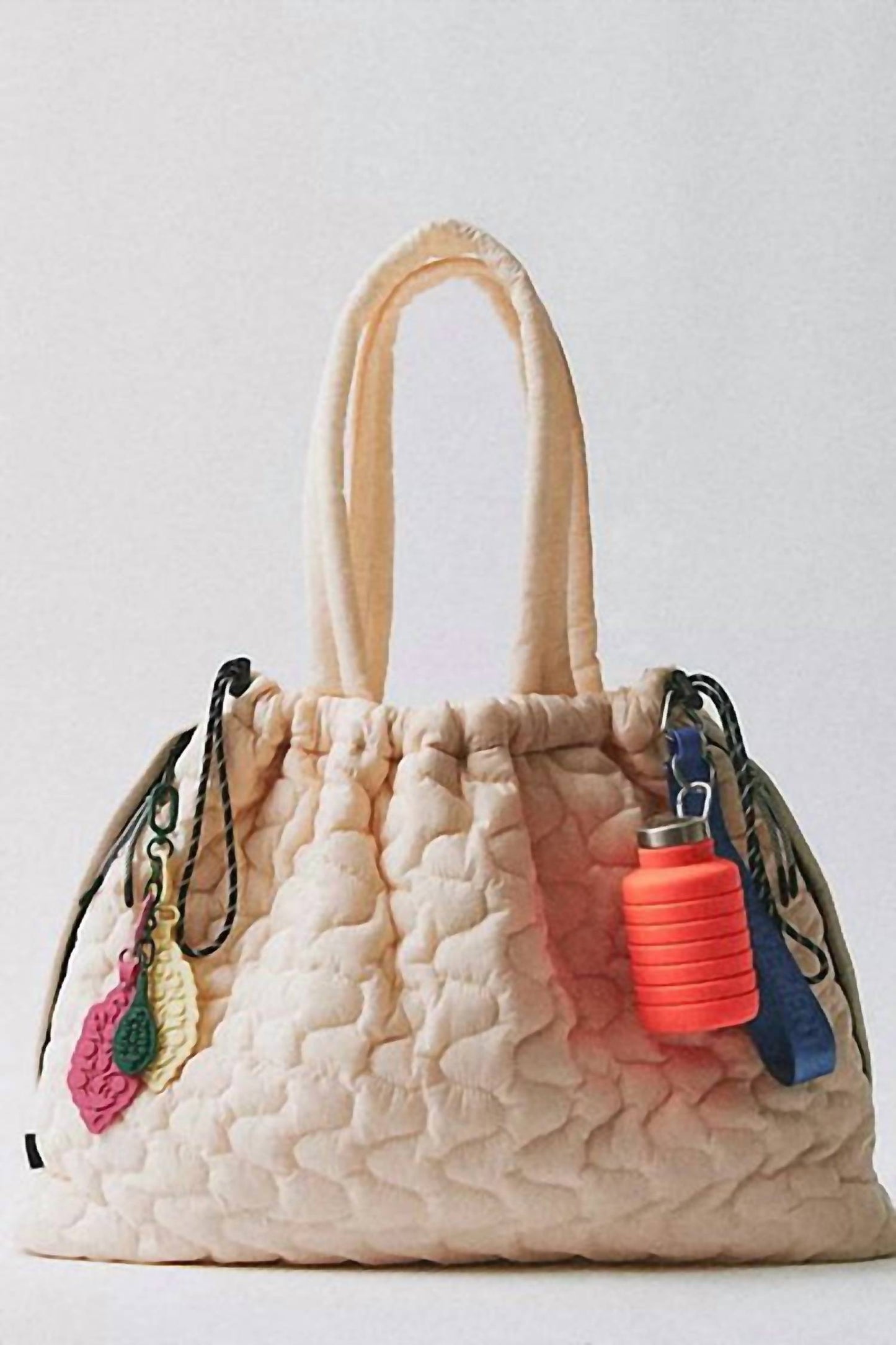 Free People - महिलाओं का क्लाउड 9 टोट बैग