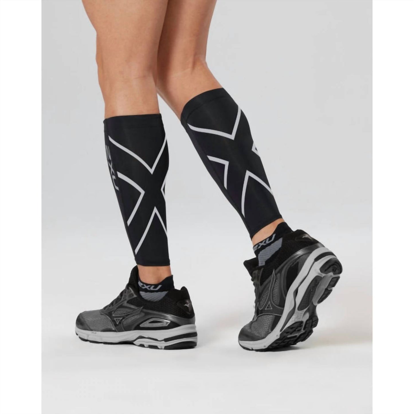 2XU - यूनिसेक्स एडल्ट कम्प्रेशन काफ़ गार्ड्स