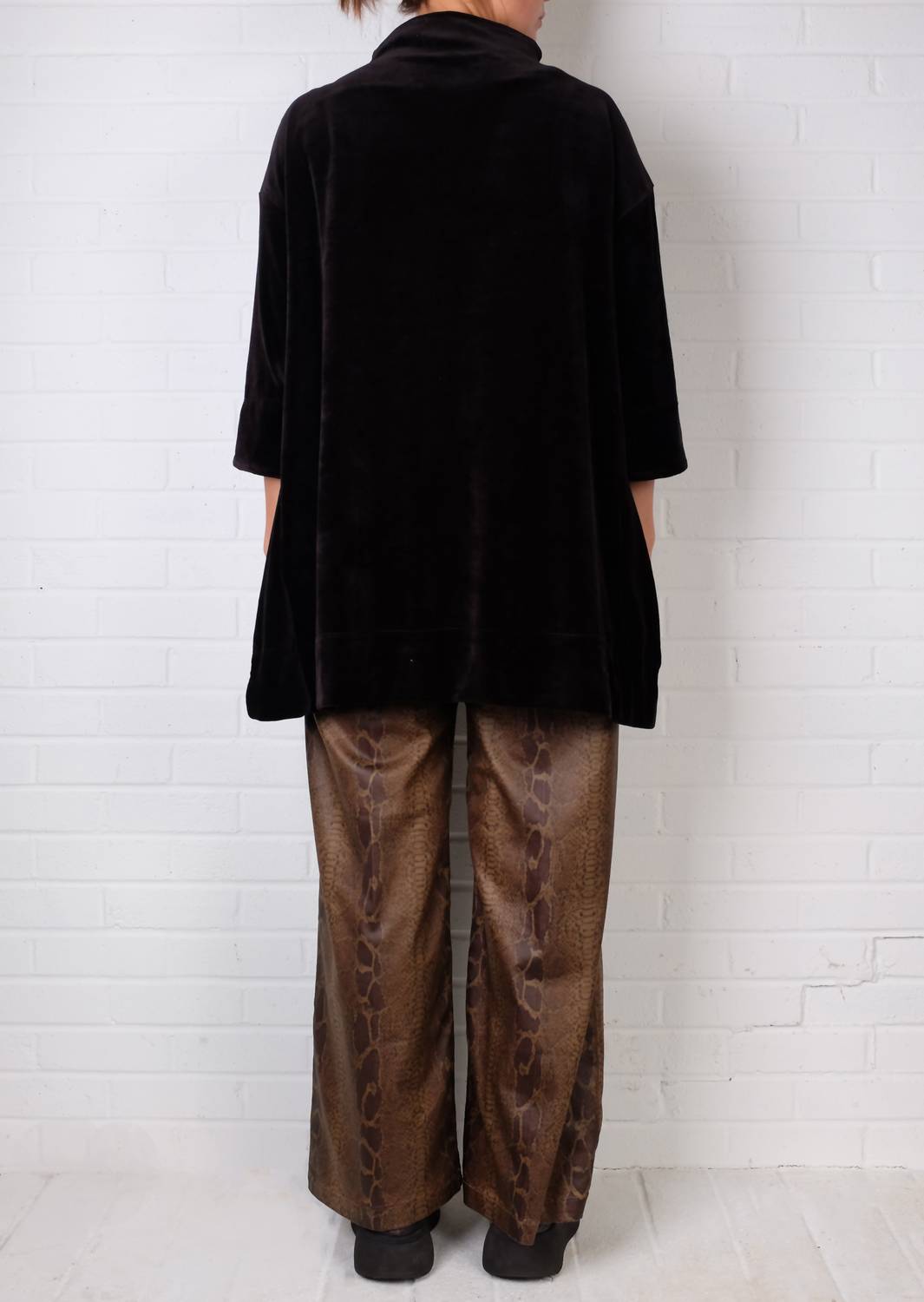Alembika - Velour Funnel Neck Tunic
