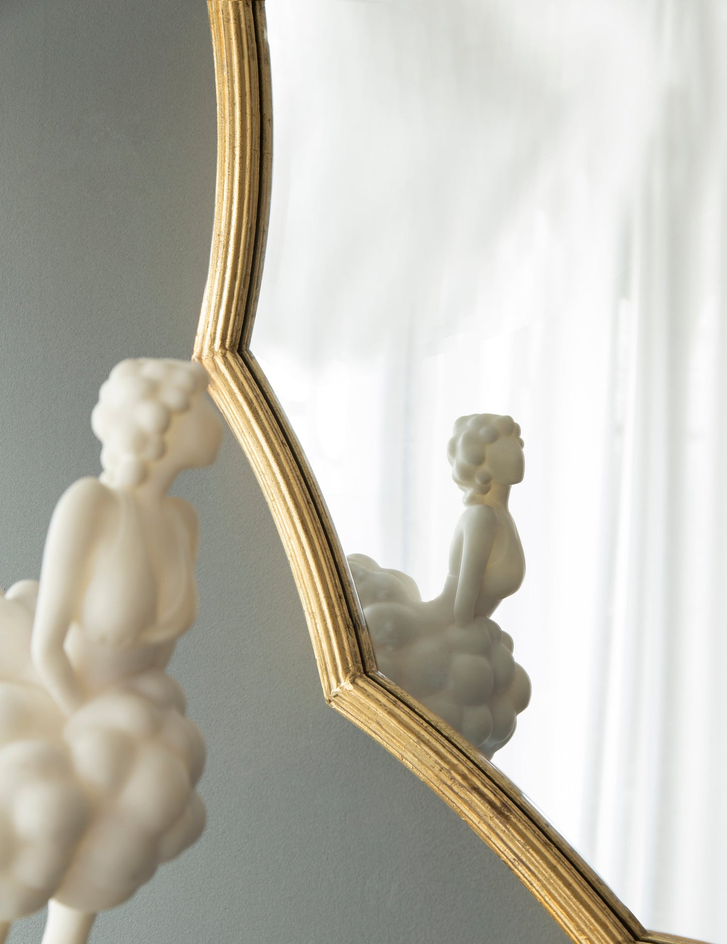40" Round Sunburst Wall Mirror with Gold Finish