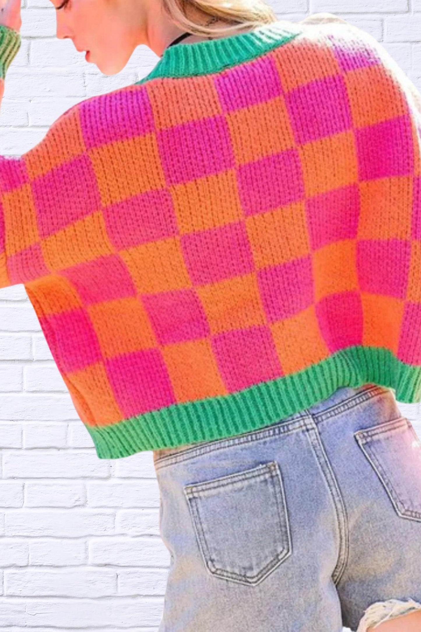 Main Strip - V-Neck Checkered Sweater