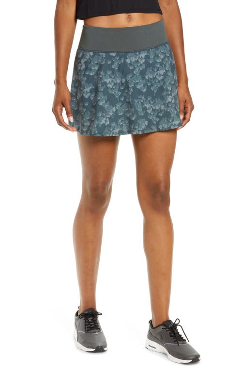 zella-suns-out-pocket-skort-greenwood-grey-mila-floral