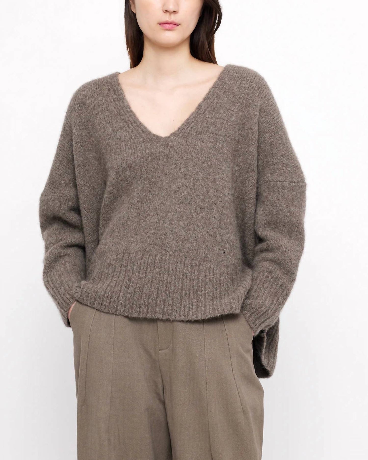 7115 By Szeki - Chunky V-neck Sweater