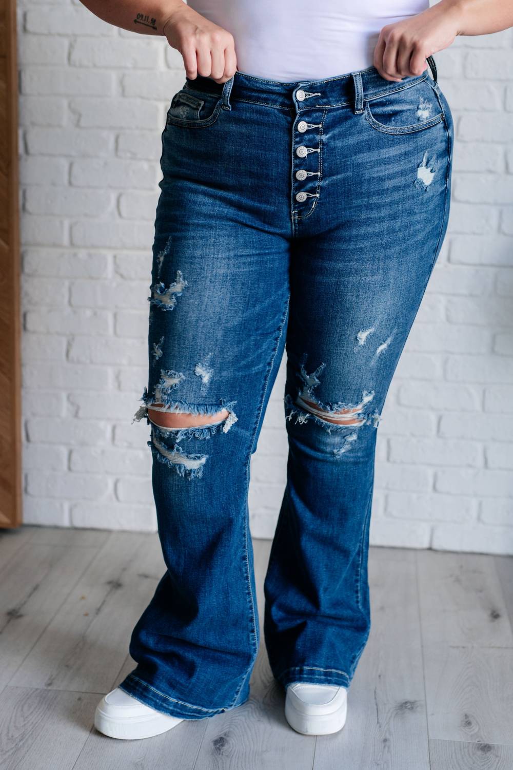 Judy Blue - Midrise Button Fly Trouser Flare With Distressing