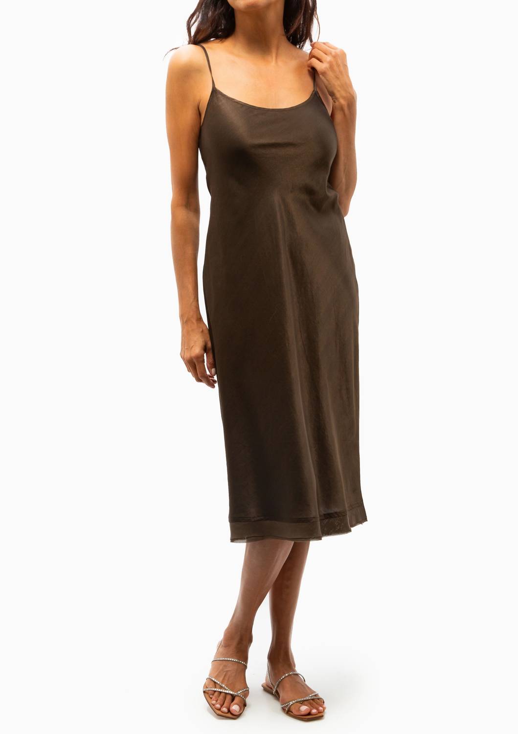 Brazeau Tricot - पोरसिनी क्लासिक पेटल स्लिप ड्रेस विथ शिफॉन