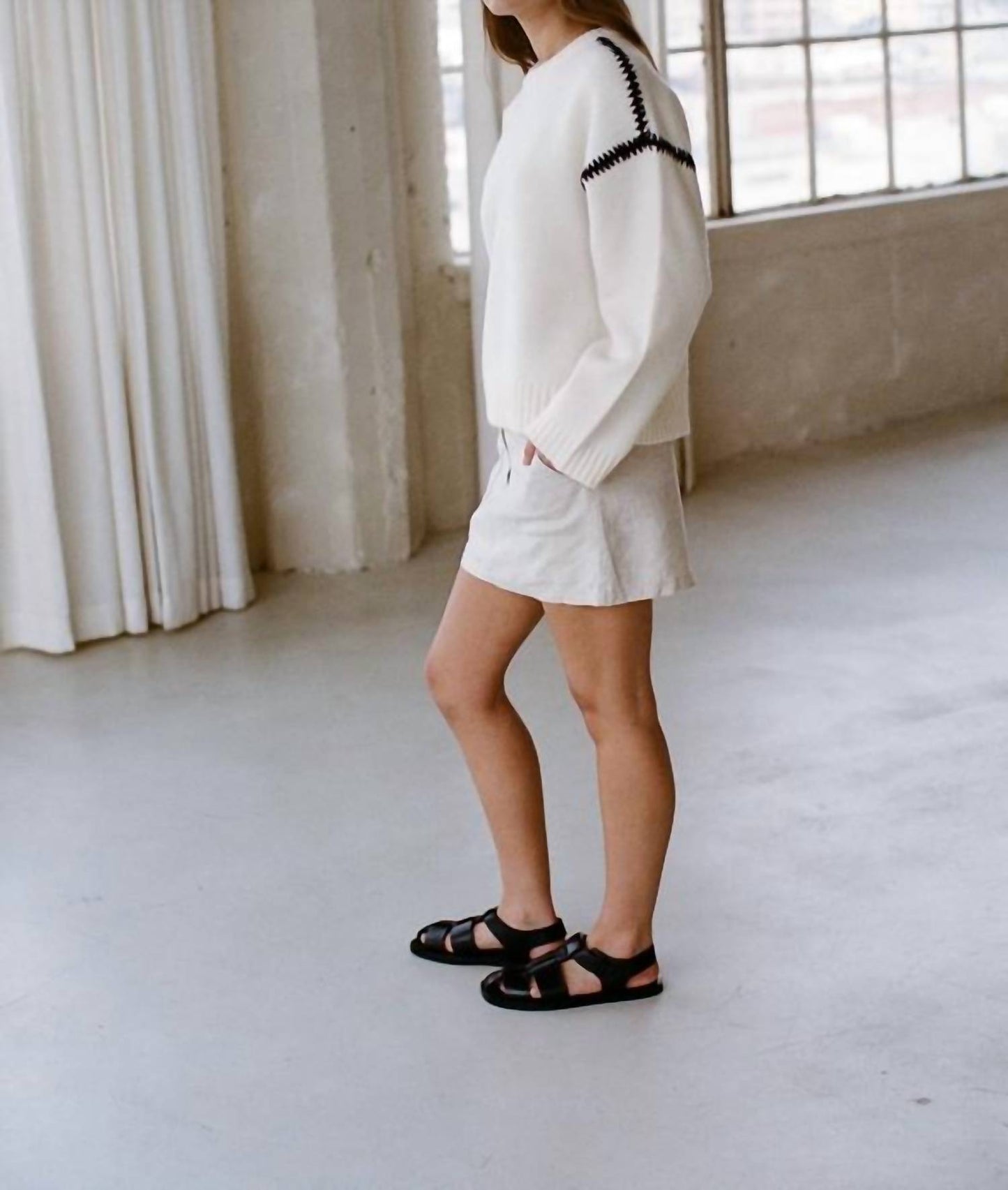 A.Ren - Crewneck Sweater With Side Stitching