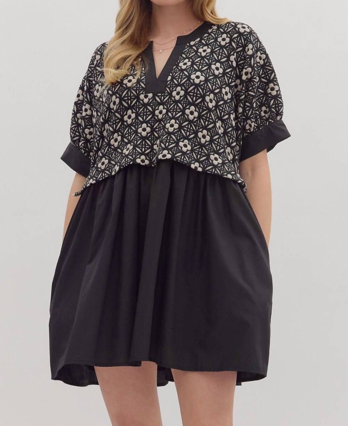 Entro - Floral Textured Overlay Mini Dress