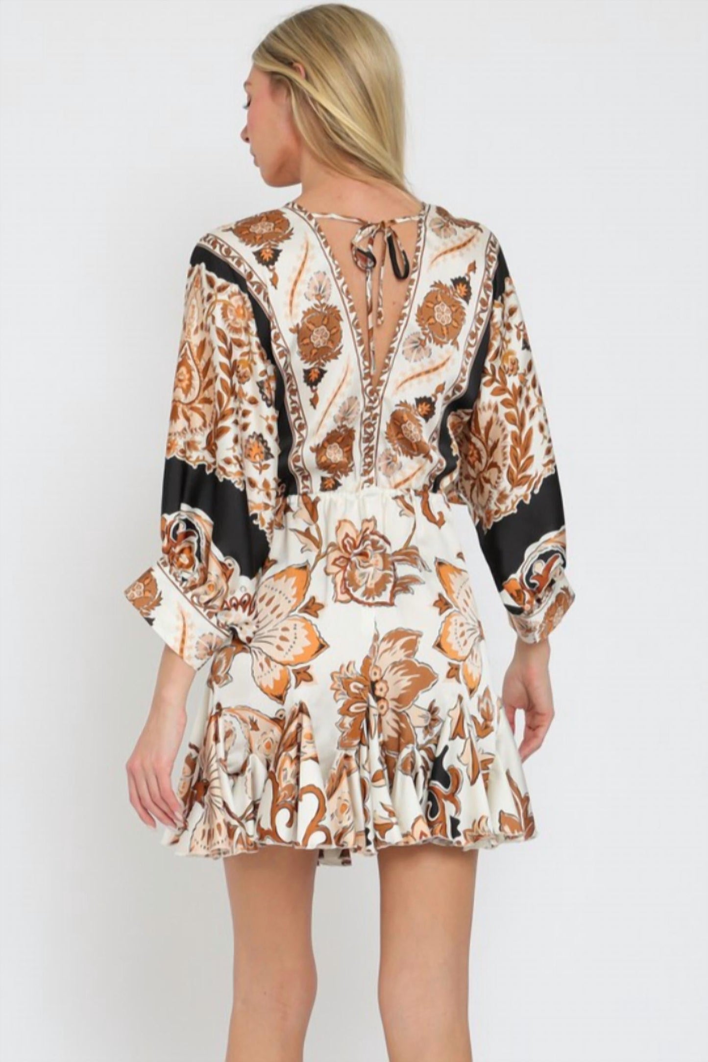 Aakaa - Dolman Sleeve Border Print Dress