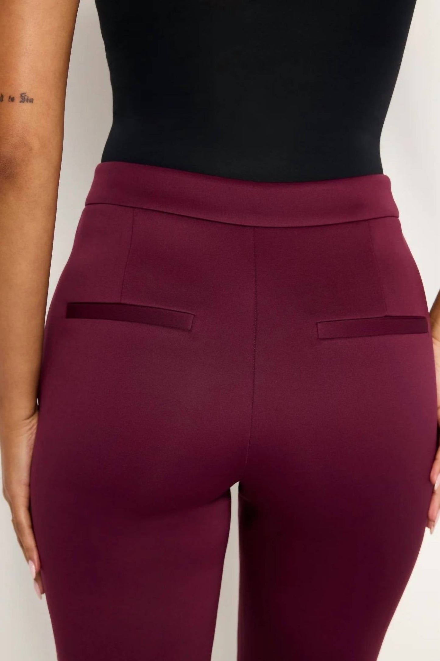 Good American - Scuba Cropped Straight Trousers