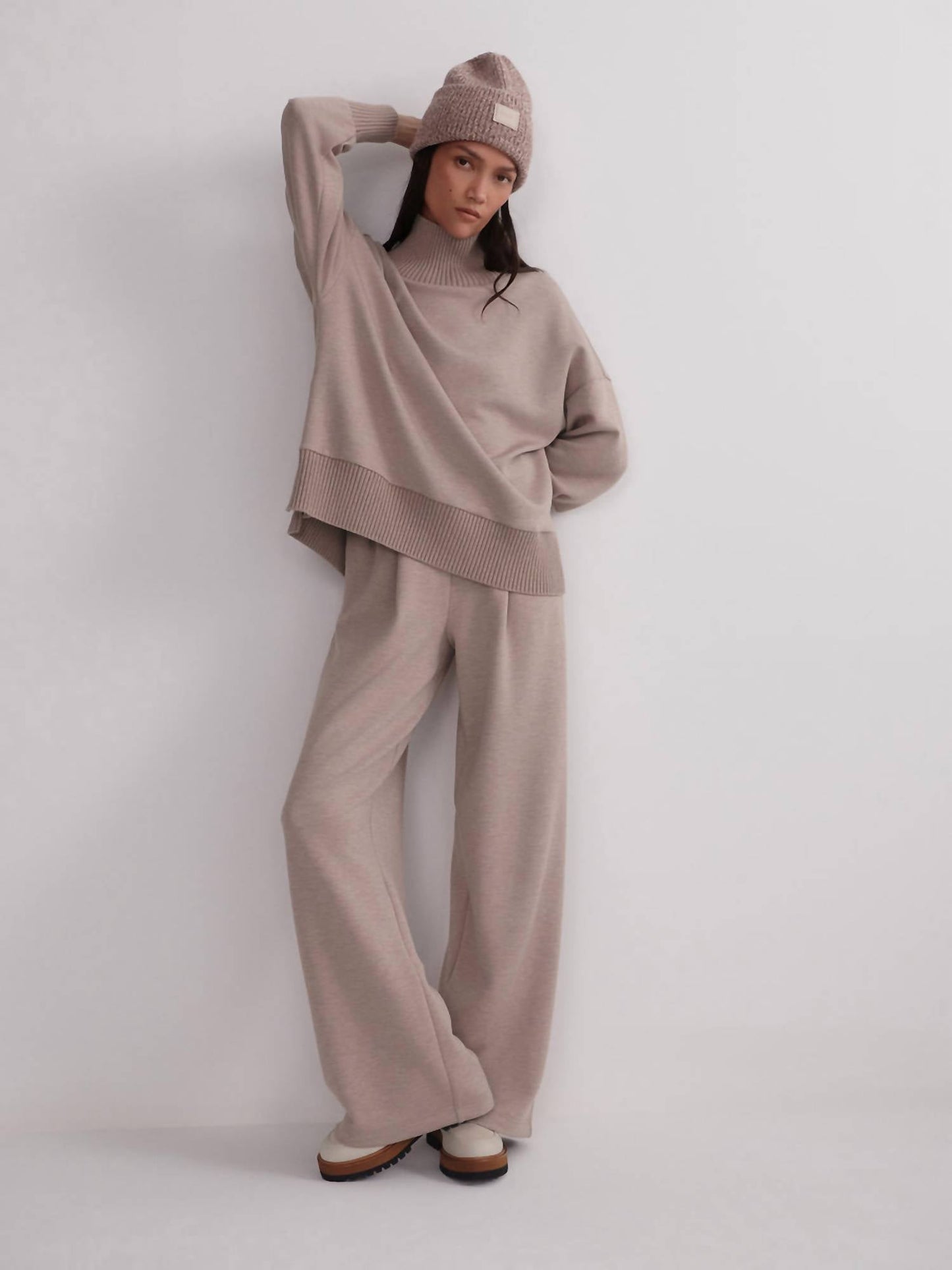 Varley - Extra Wide Leg Pants - 29.5"