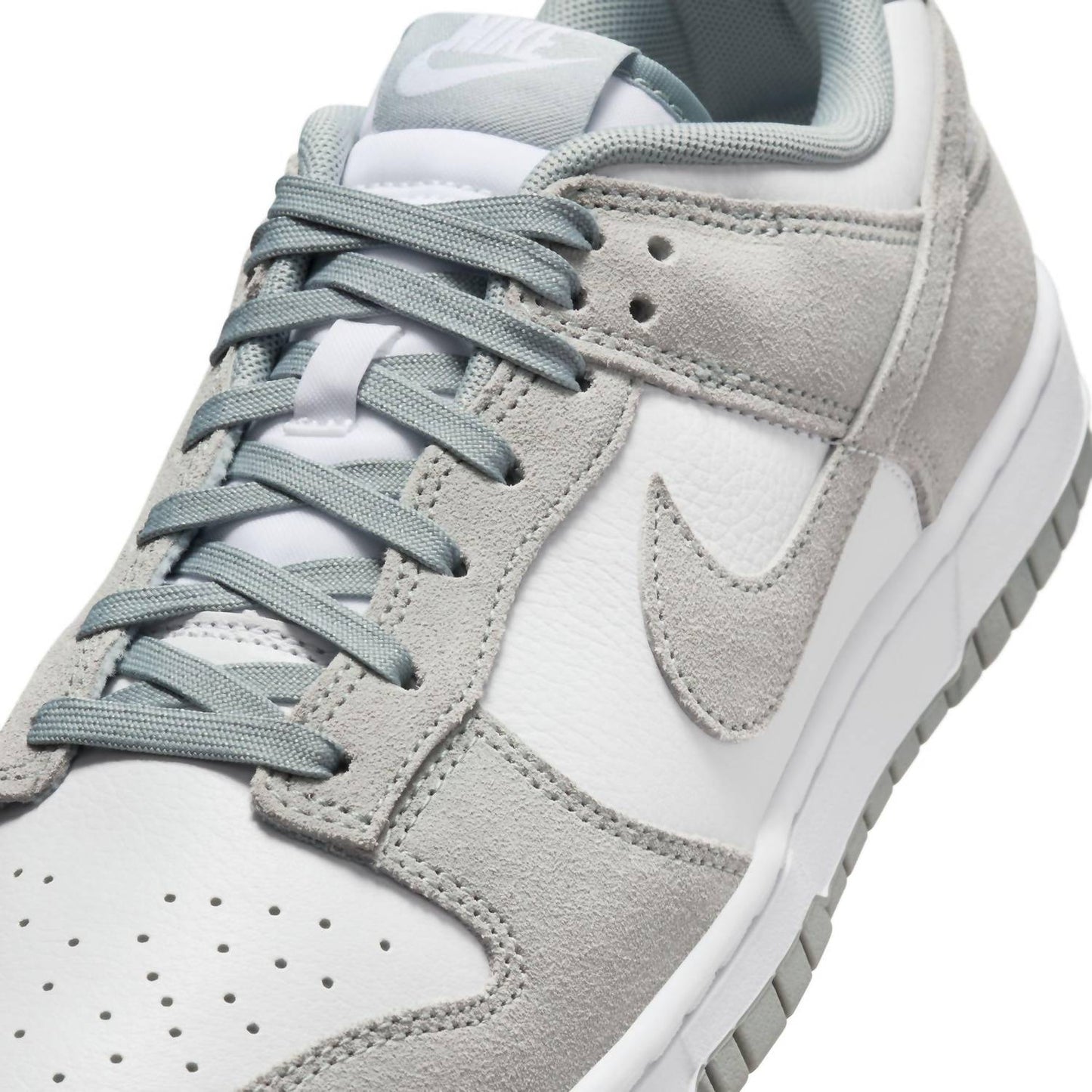 Nike - Men's Dunk Low Retro SE Sneaker
