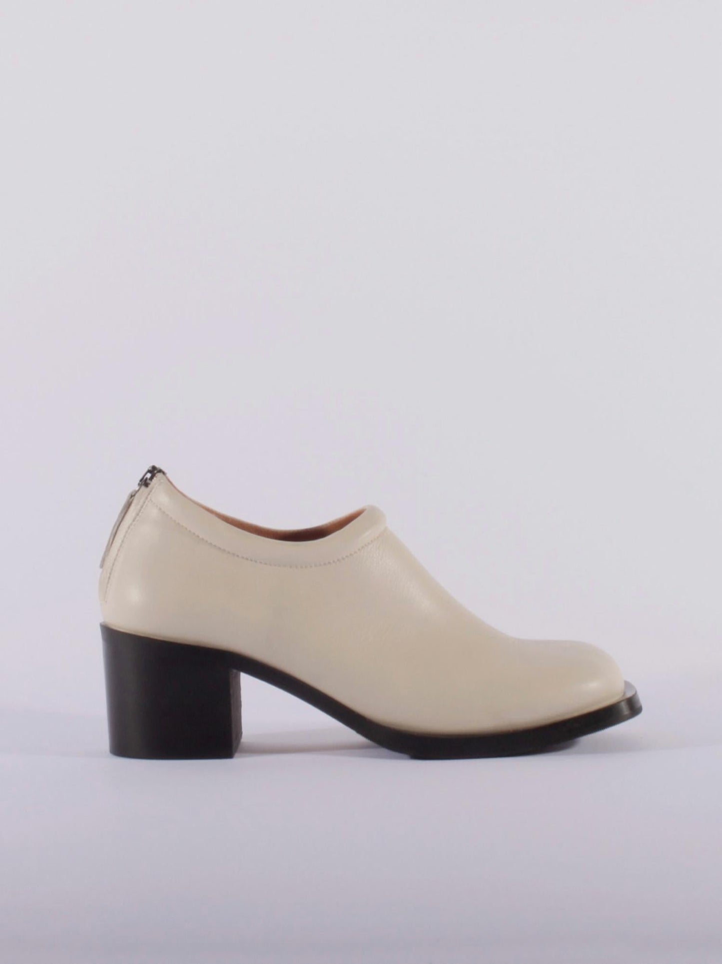 About Arianne - Women's Ava Heeled Leather Pumps