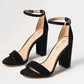 सैम एडेलमैन - महिलाओं के यारो एंकल स्ट्रैप ओपन टो ब्लॉक हील वाइड सैंडल