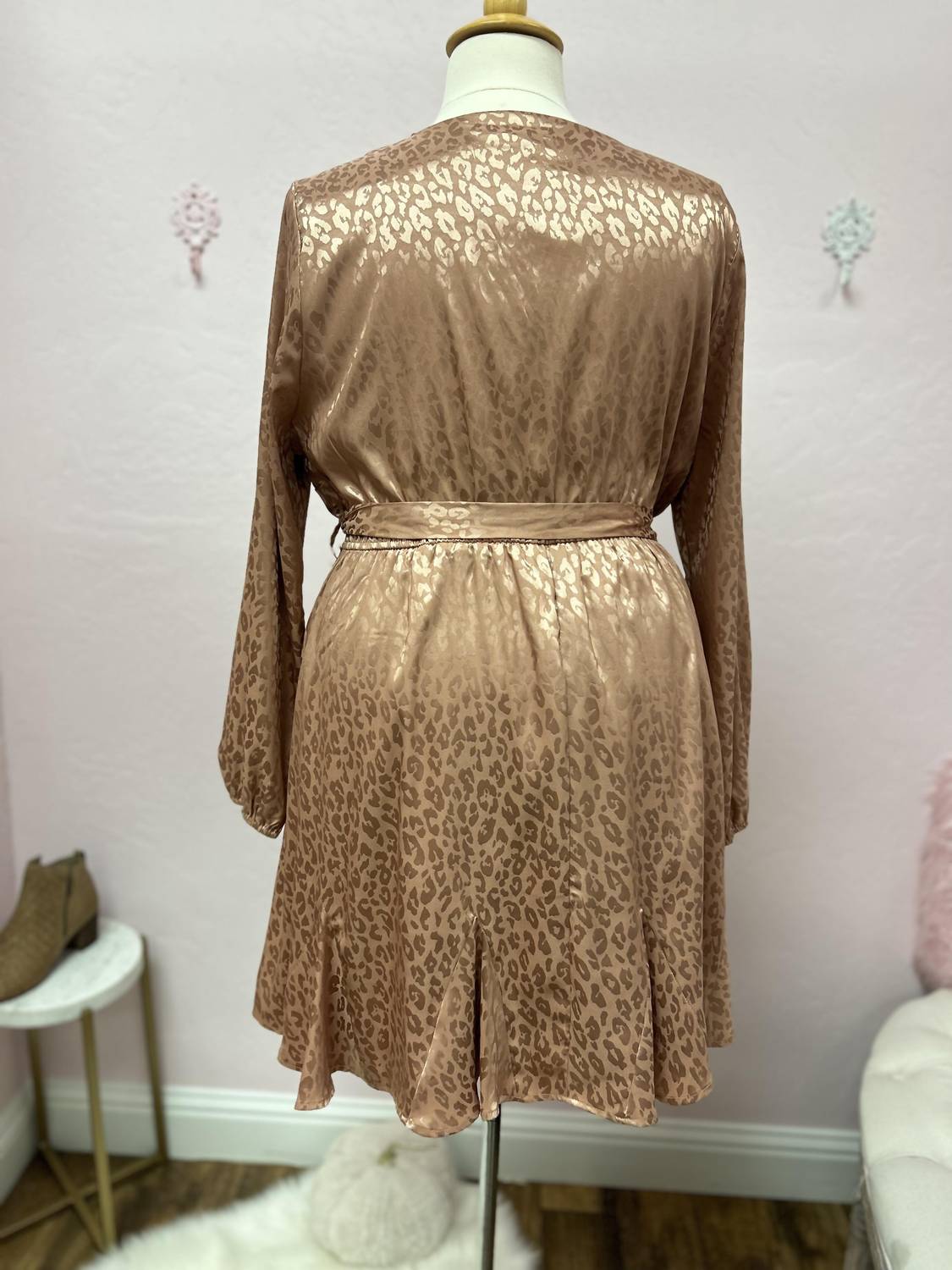 143 Story - PLUS SIZE TONAL LEOPARD SATIN WOVEN DRESS