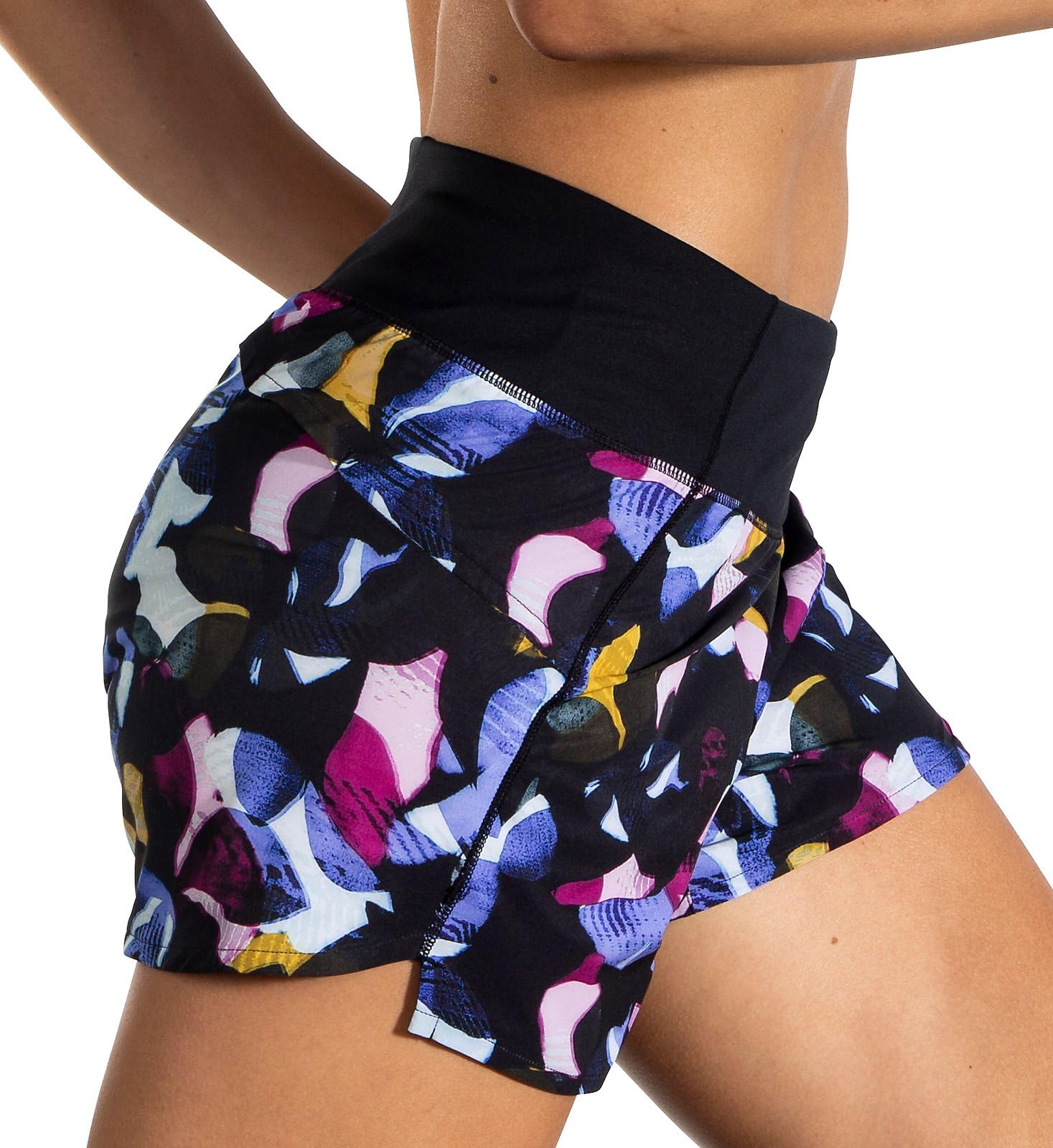 brooks-womens-chaser-shorts-fast-floral-print