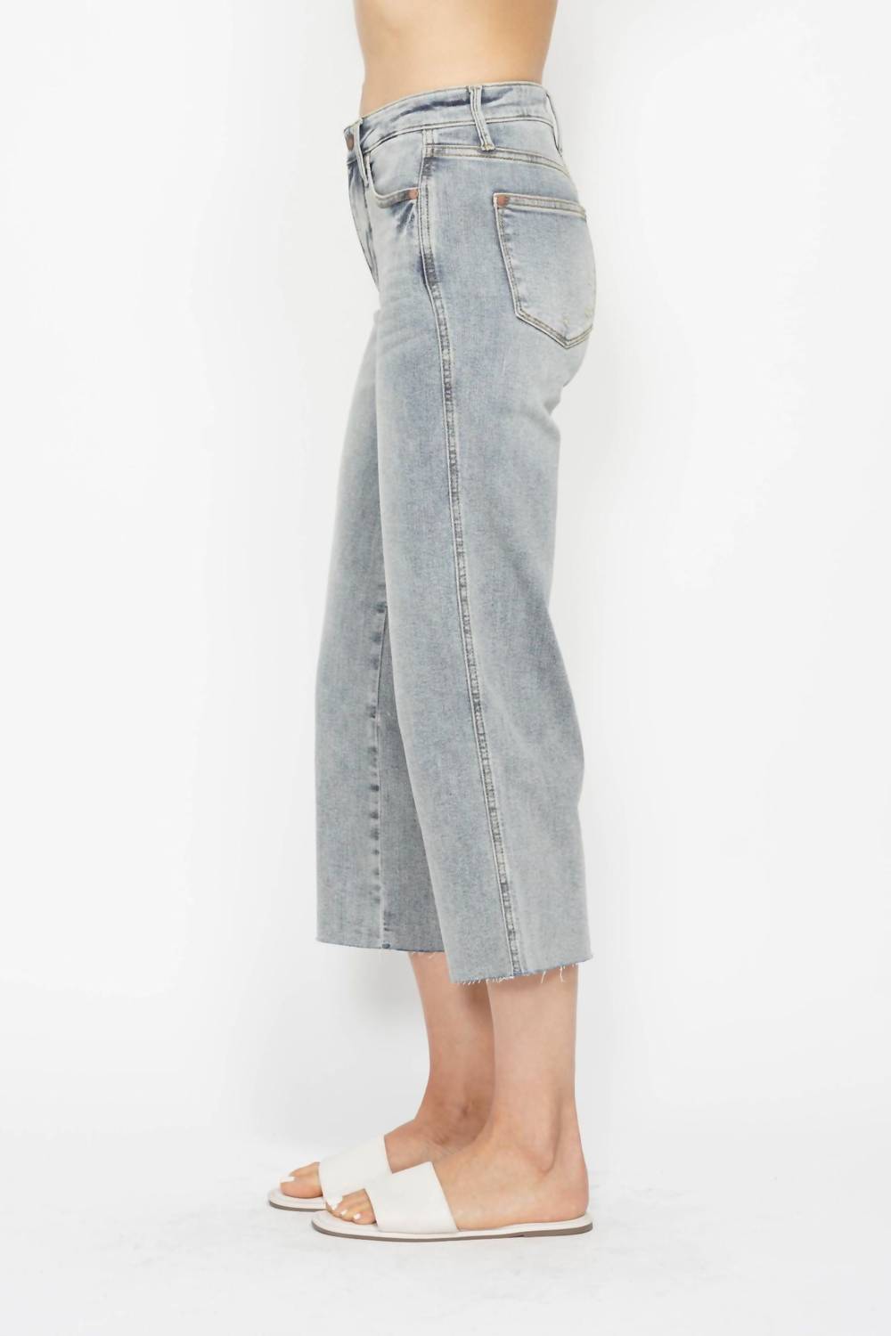 Judy Blue - Tummy Control Wide Leg Crop Jeans