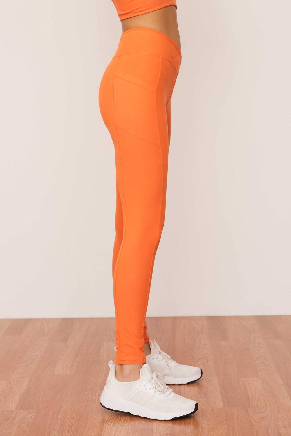 Wolven - Ruched Crossover Pocket Legging