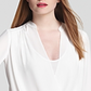 BCBGMAXAZRIA महिलाओं का जैकलिन ड्रेप्ड फ्रंट एसेंशियल ब्लाउज सफ़ेद साइज़ एक्स-स्मॉल