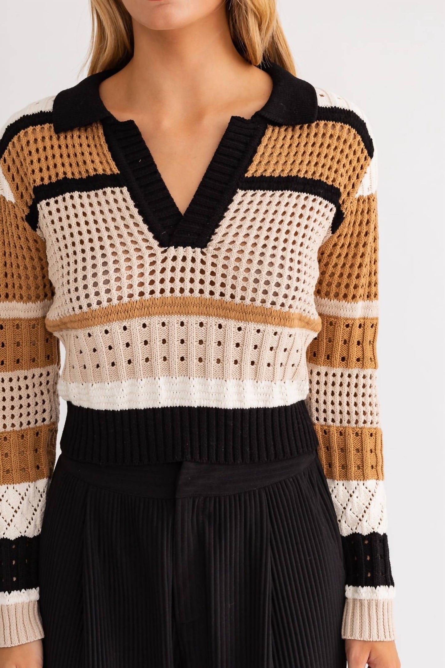 Le Lis - Collared V-neck Sweater
