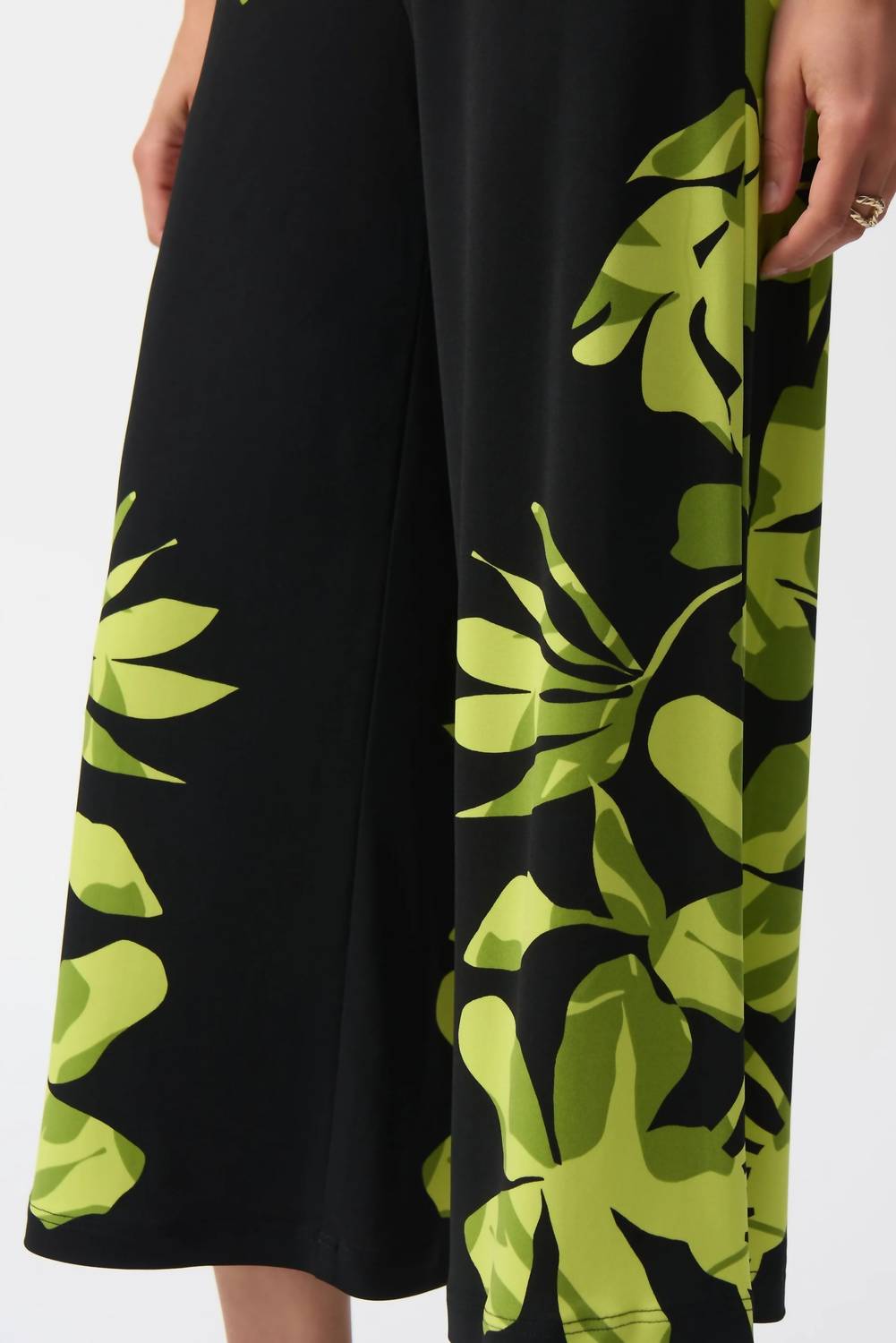 Joseph Ribkoff - Floral Pull On Culotte Pants
