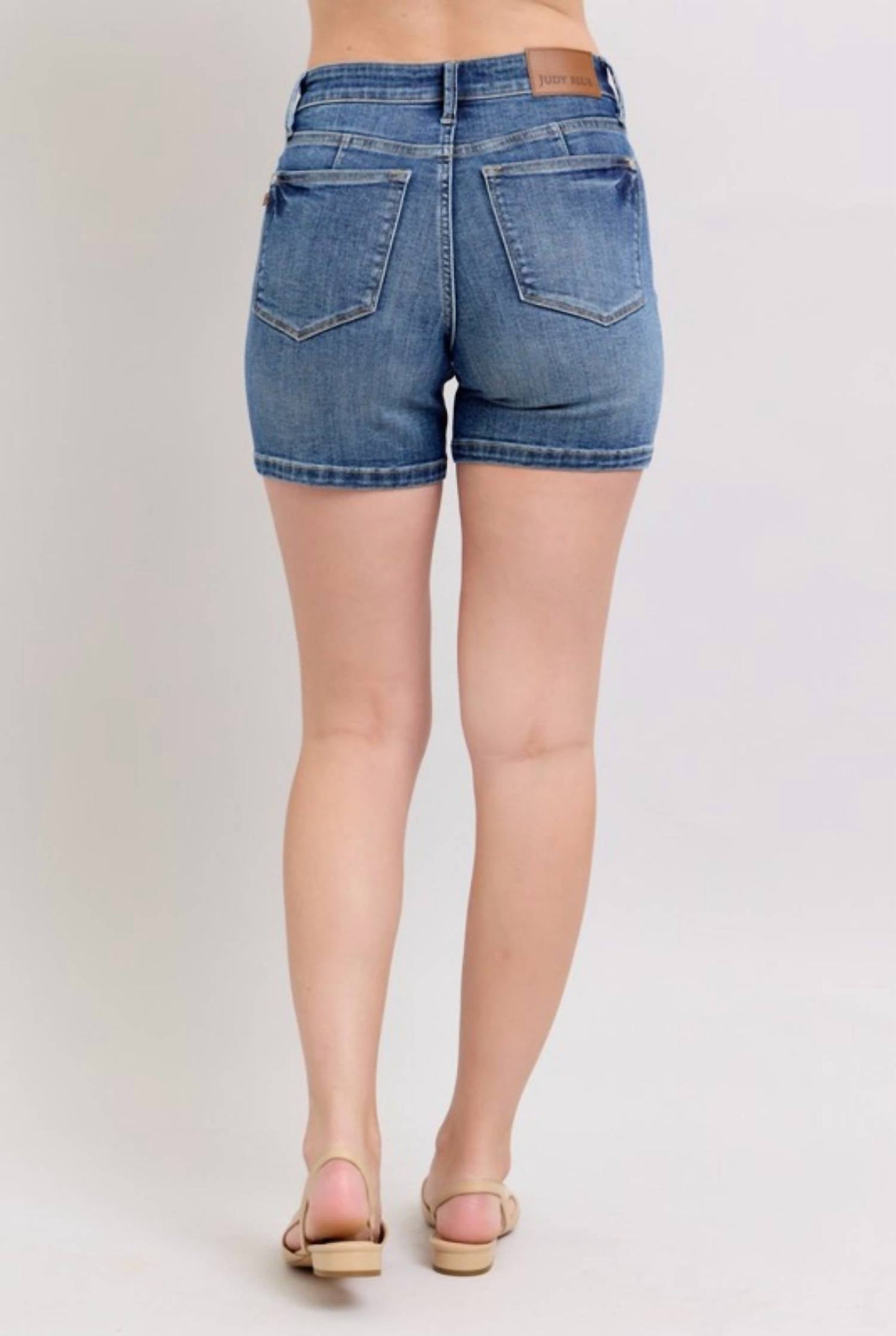 Judy Blue - Tummy Control Mid Rise Shorts