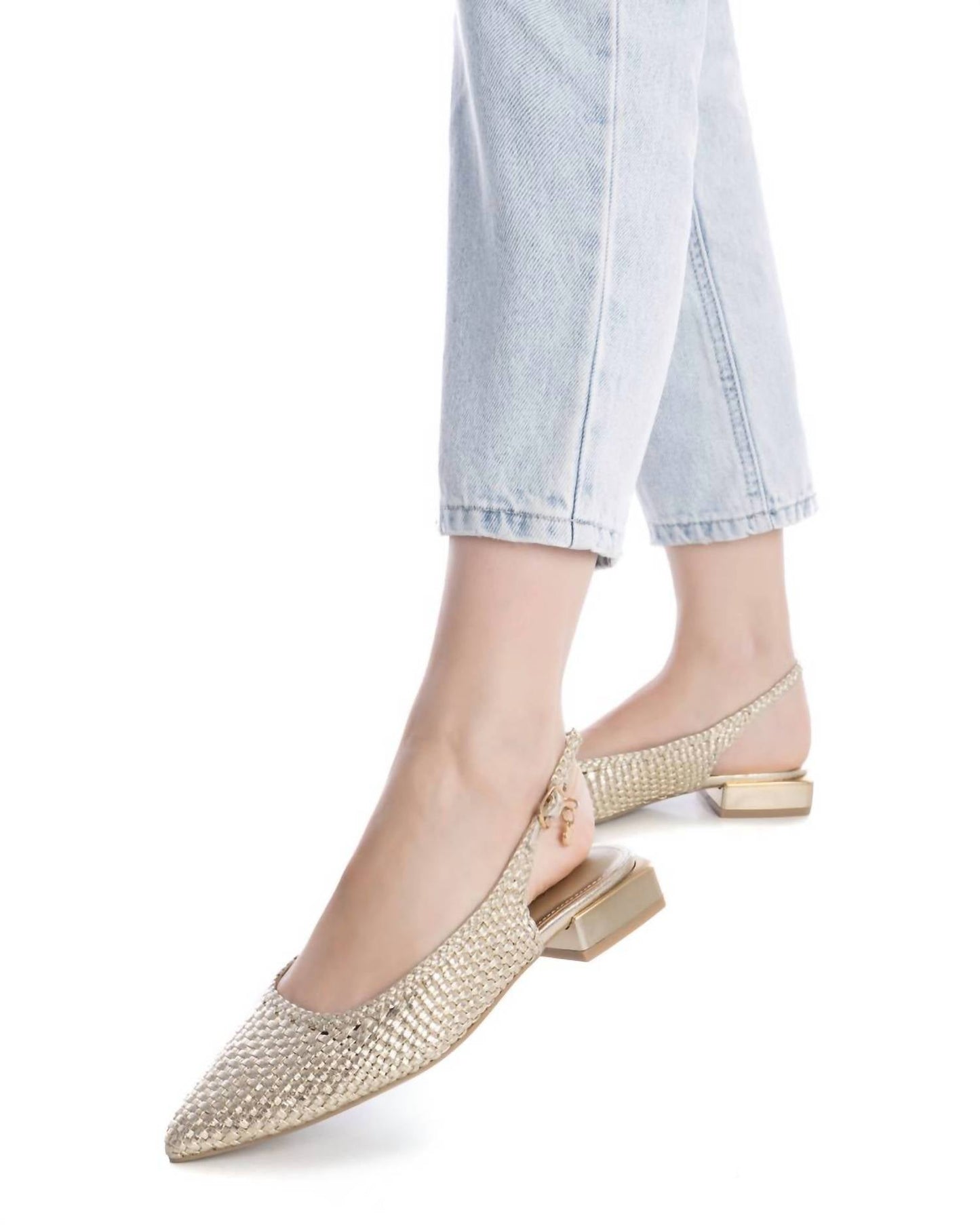 Xti - Women's Pointy Toe Flat Shoes