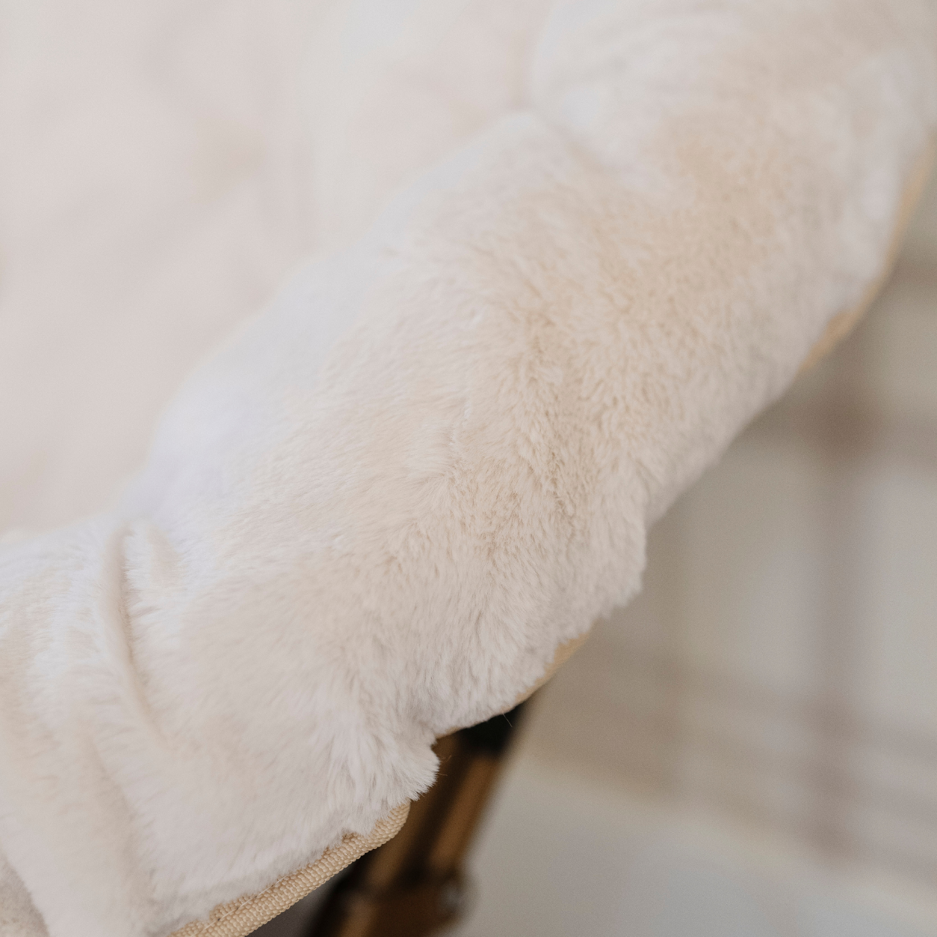Saucer Chair Kids Chair with Faux Fur Cover
