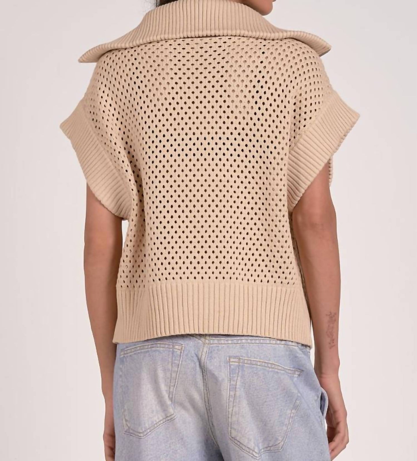Elan - Cassie Short Sleeveless Sweater