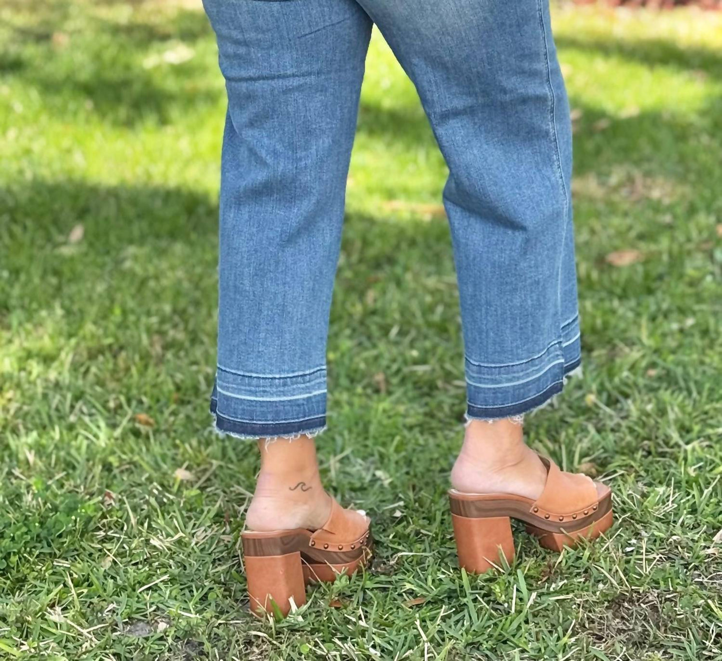 Judy Blue - High Rise Cropped Tummy Control Jeans