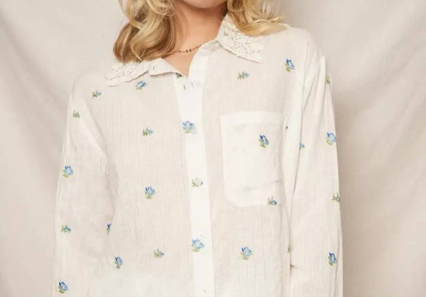 En Creme - Floral Lace Trim Top