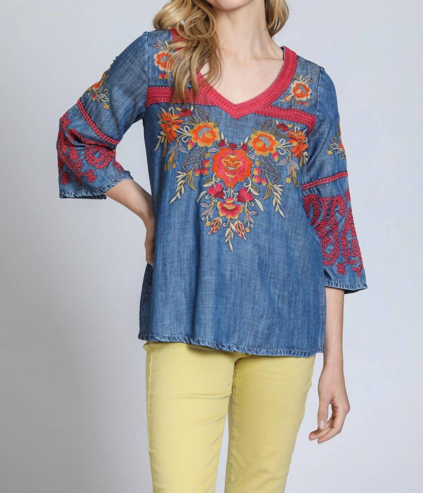 Apny - Floral Embroidered Top