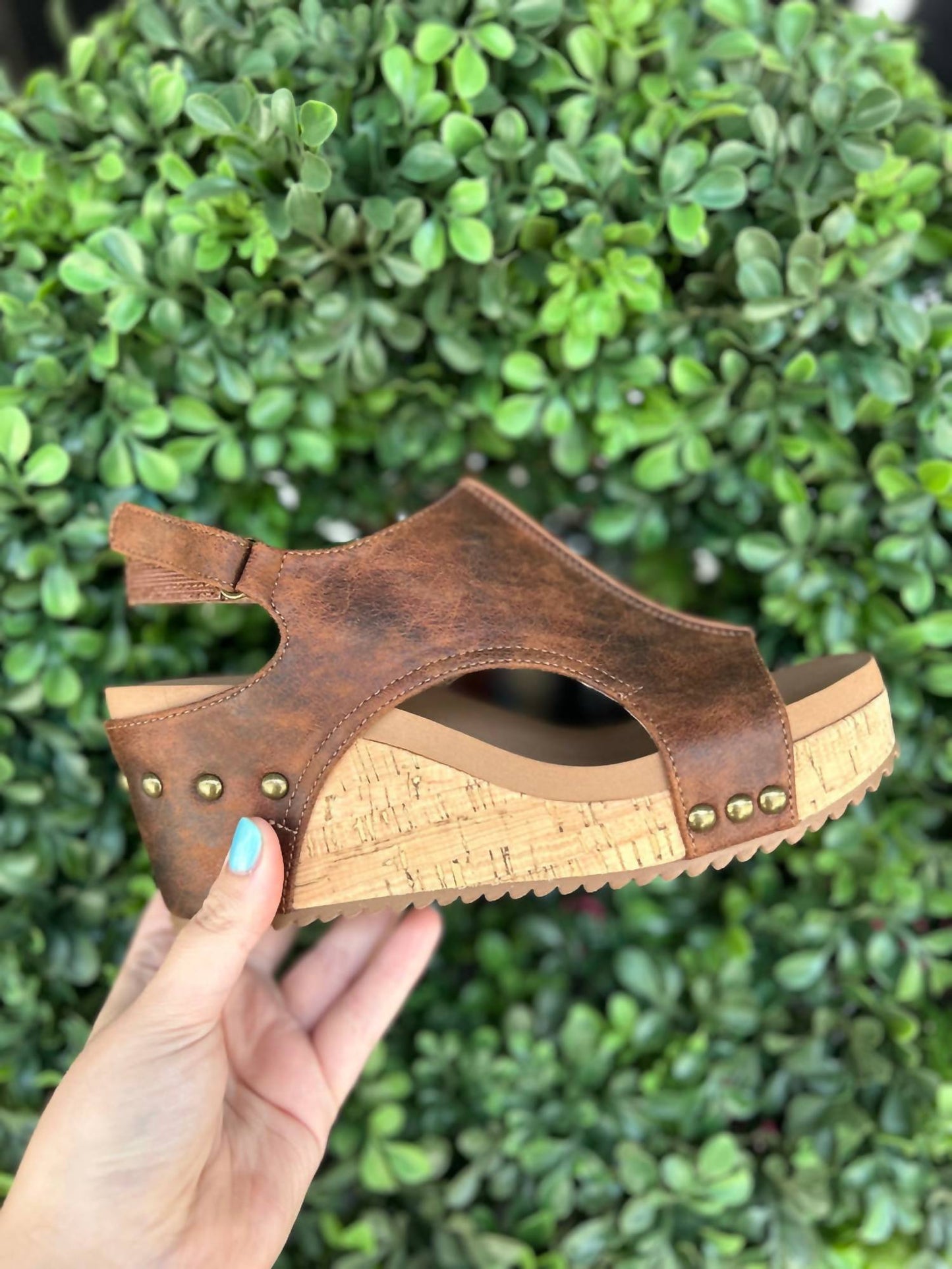 Corkys Footwear - महिलाओं के कार्ले वेज सैंडल