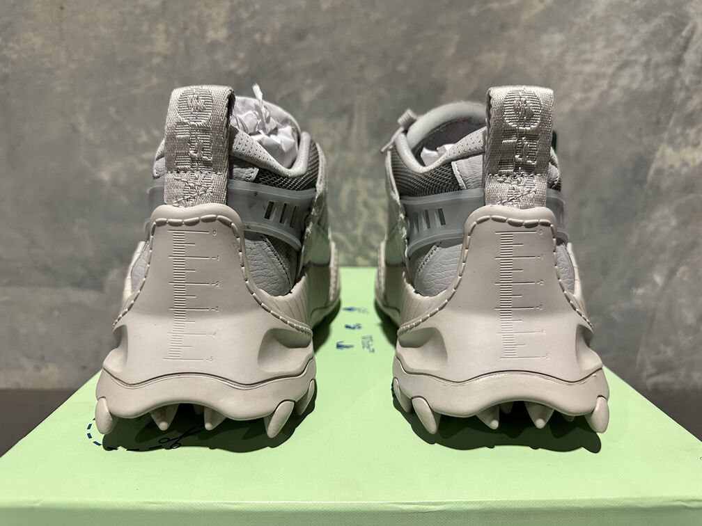 Off-White Men's Odsy 1000 Low Top Sneakers Gray Size 11