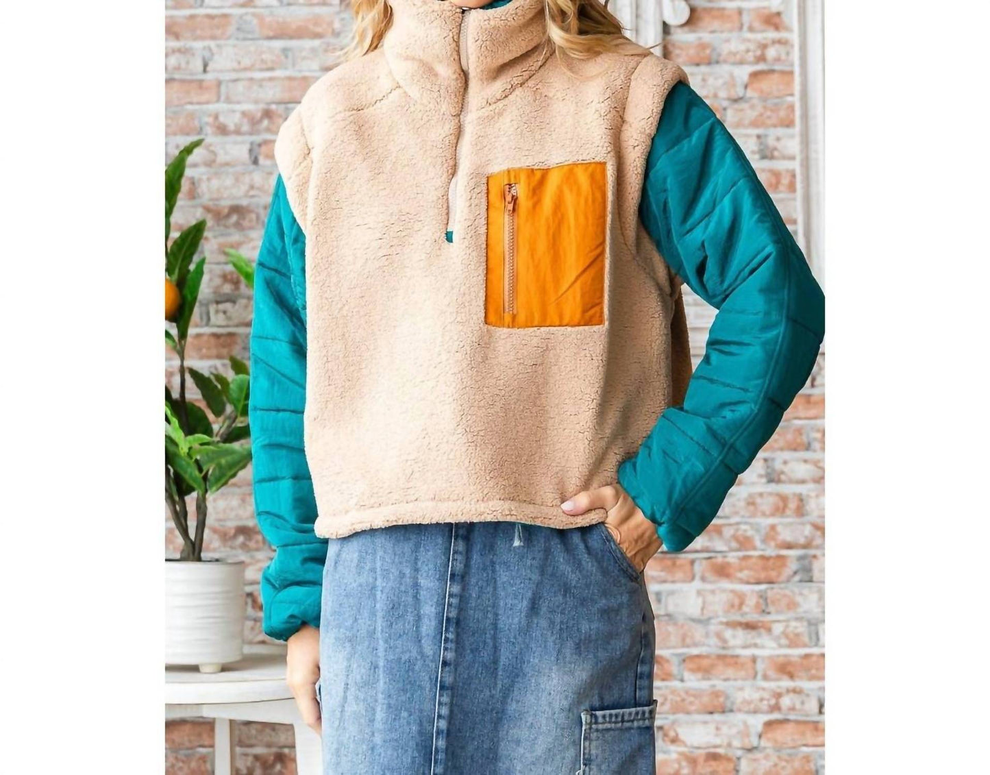 Veveret - Fleece Puffer Sleeve Pullover Top