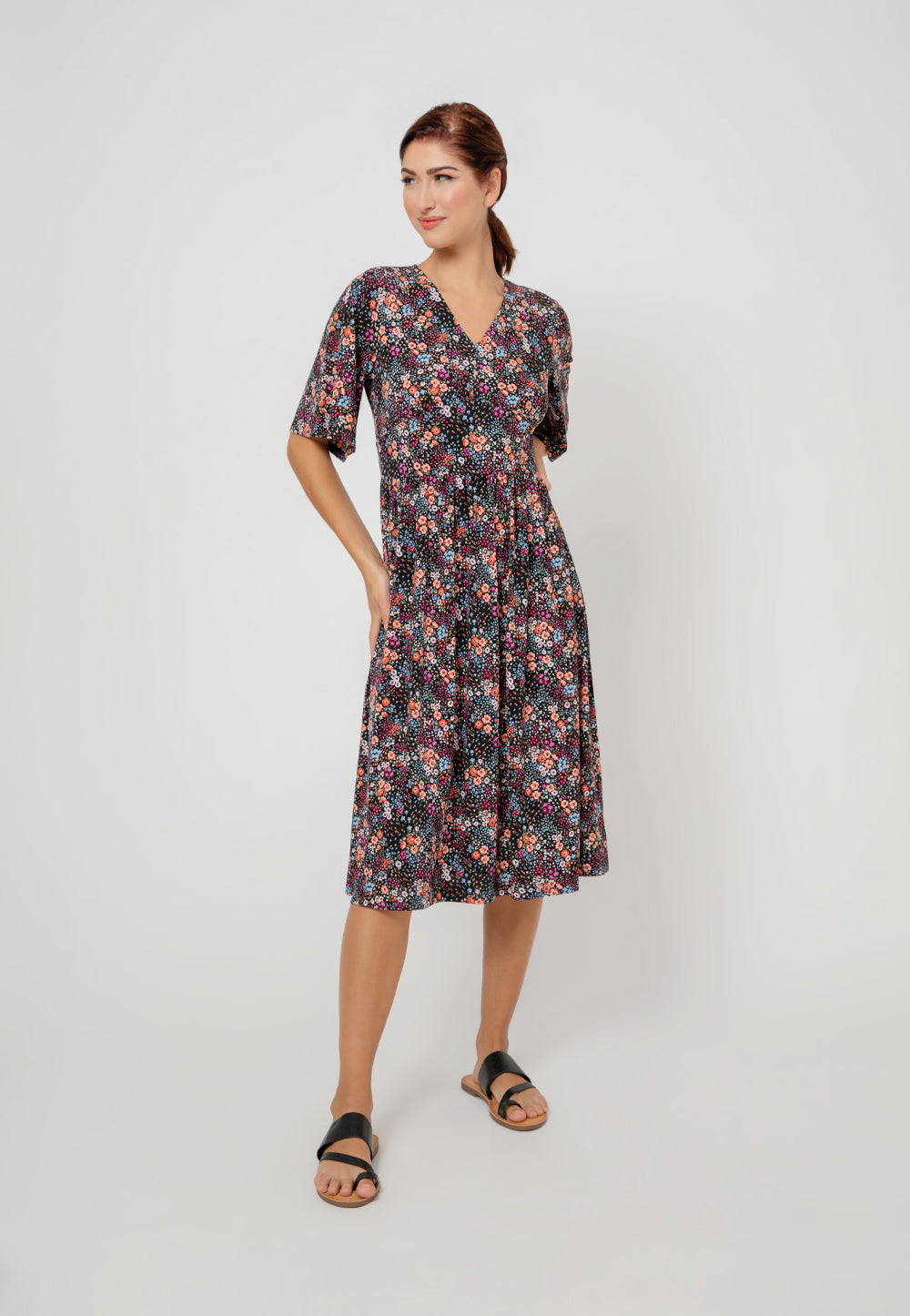 Leota Women's Short Sleeve Zoe Dress in Confetti Floral Multi