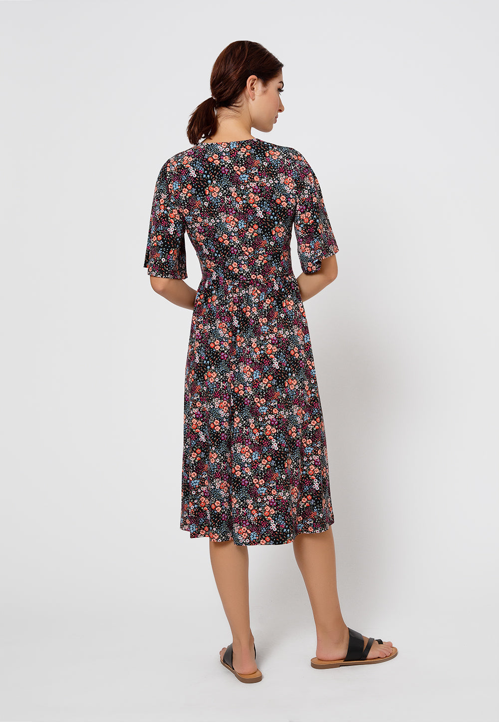Leota Women's Short Sleeve Zoe Dress in Confetti Floral Multi