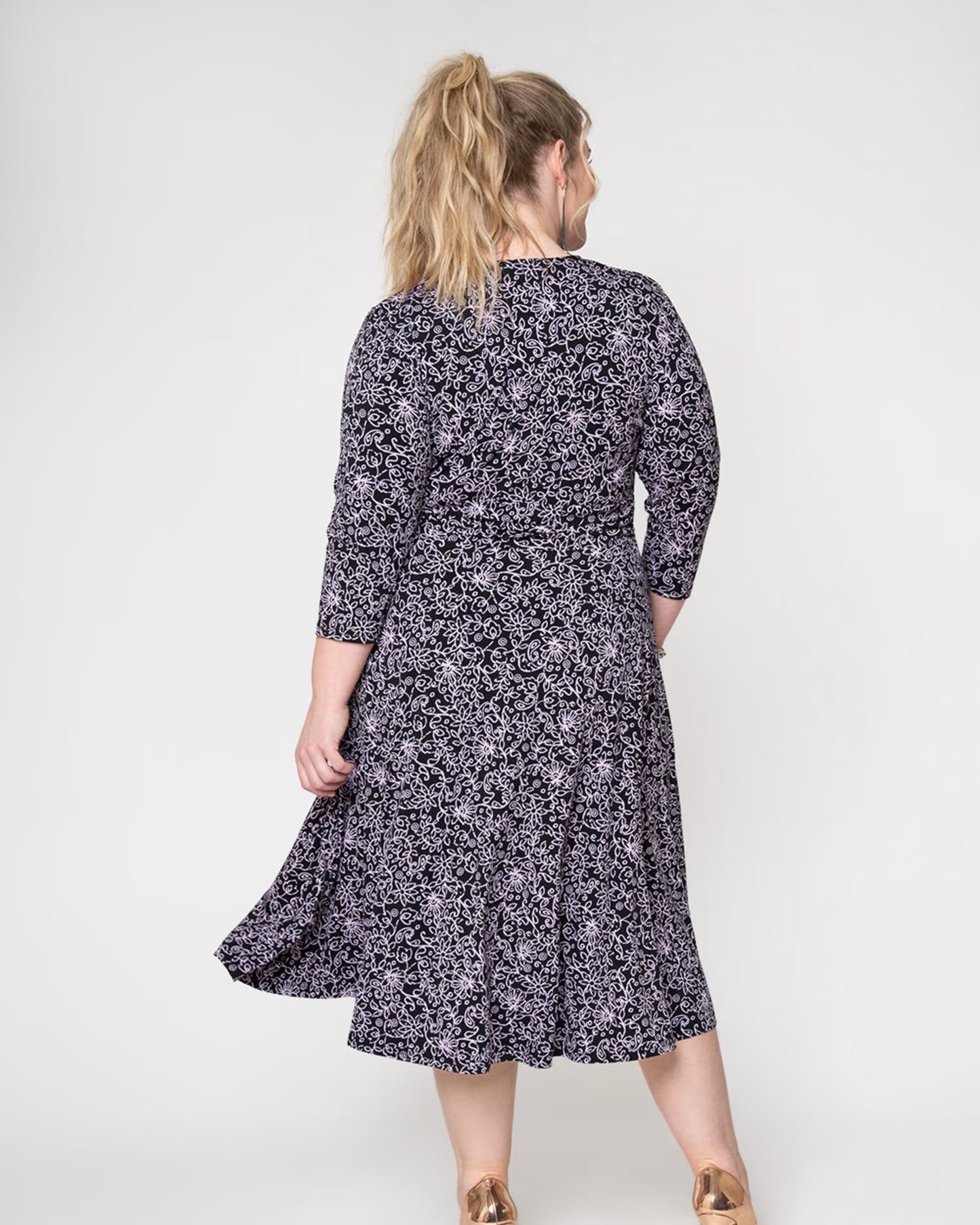 Leota Women's Amiya 3/4 Sleeve Midi Dress Black Size 2X