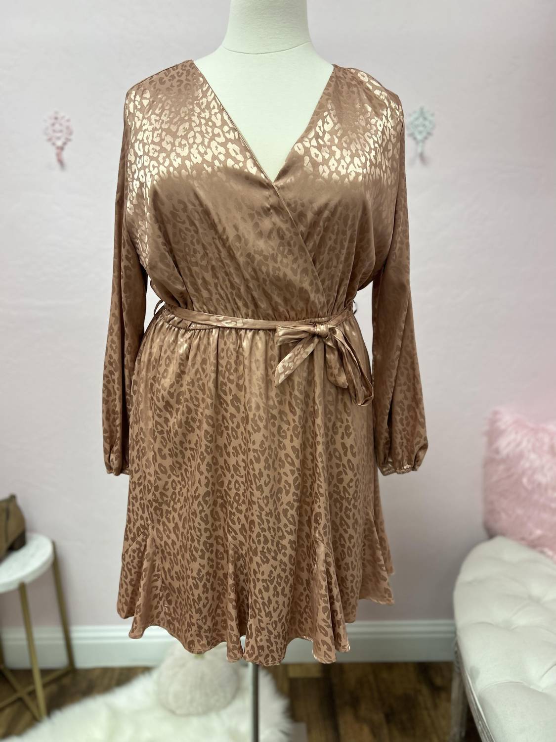 143 Story - PLUS SIZE TONAL LEOPARD SATIN WOVEN DRESS