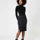 लियोटा विमेंस मिडी पेंसिल स्कर्ट इन डायमंड लाइंस लक्स जैक्वार्ड ब्लैक