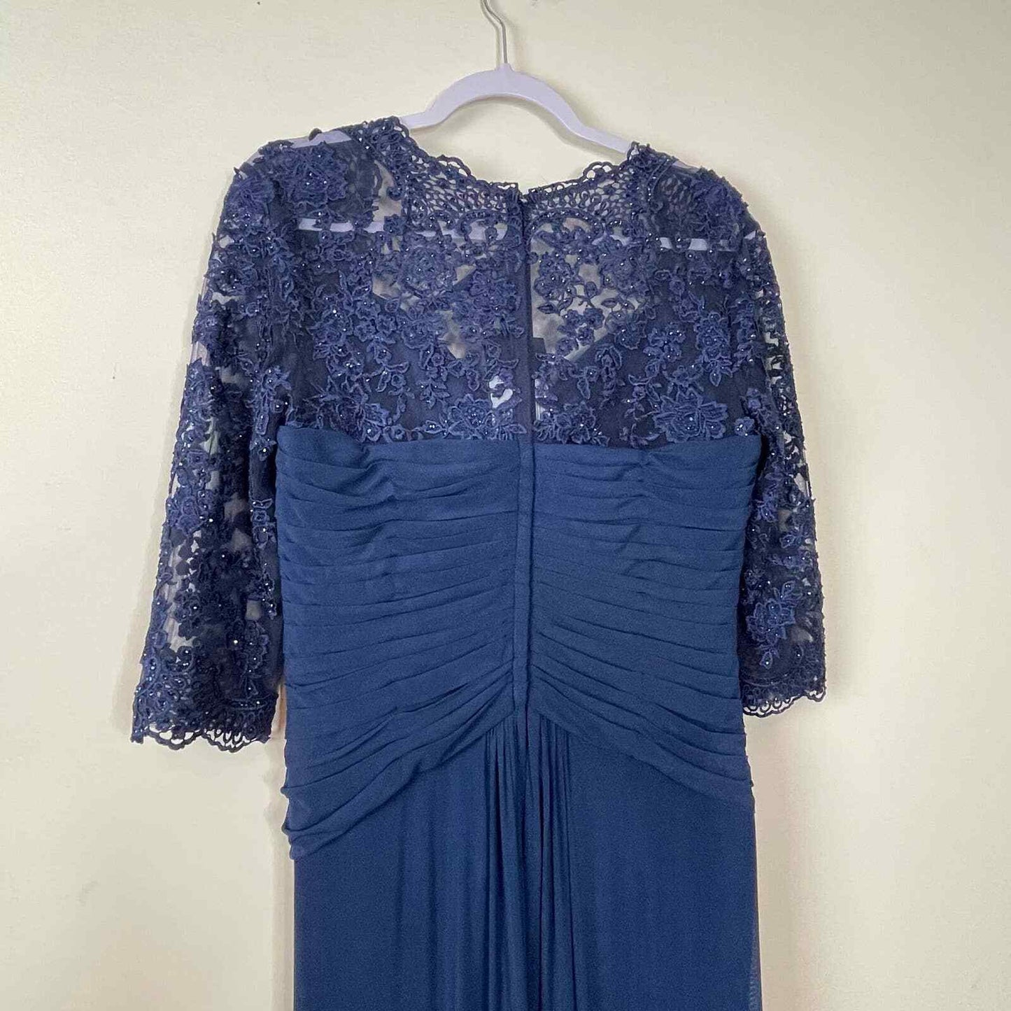 La Femme Ruched Twist Column Gown In Navy Size 10