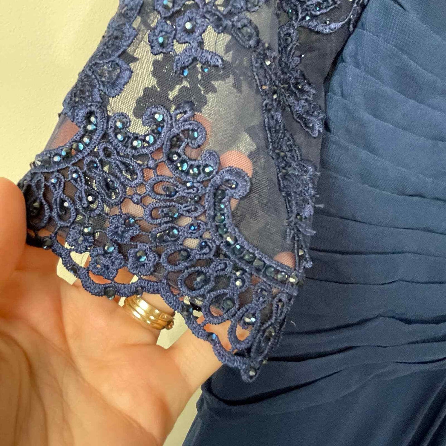 La Femme Ruched Twist Column Gown In Navy Size 10