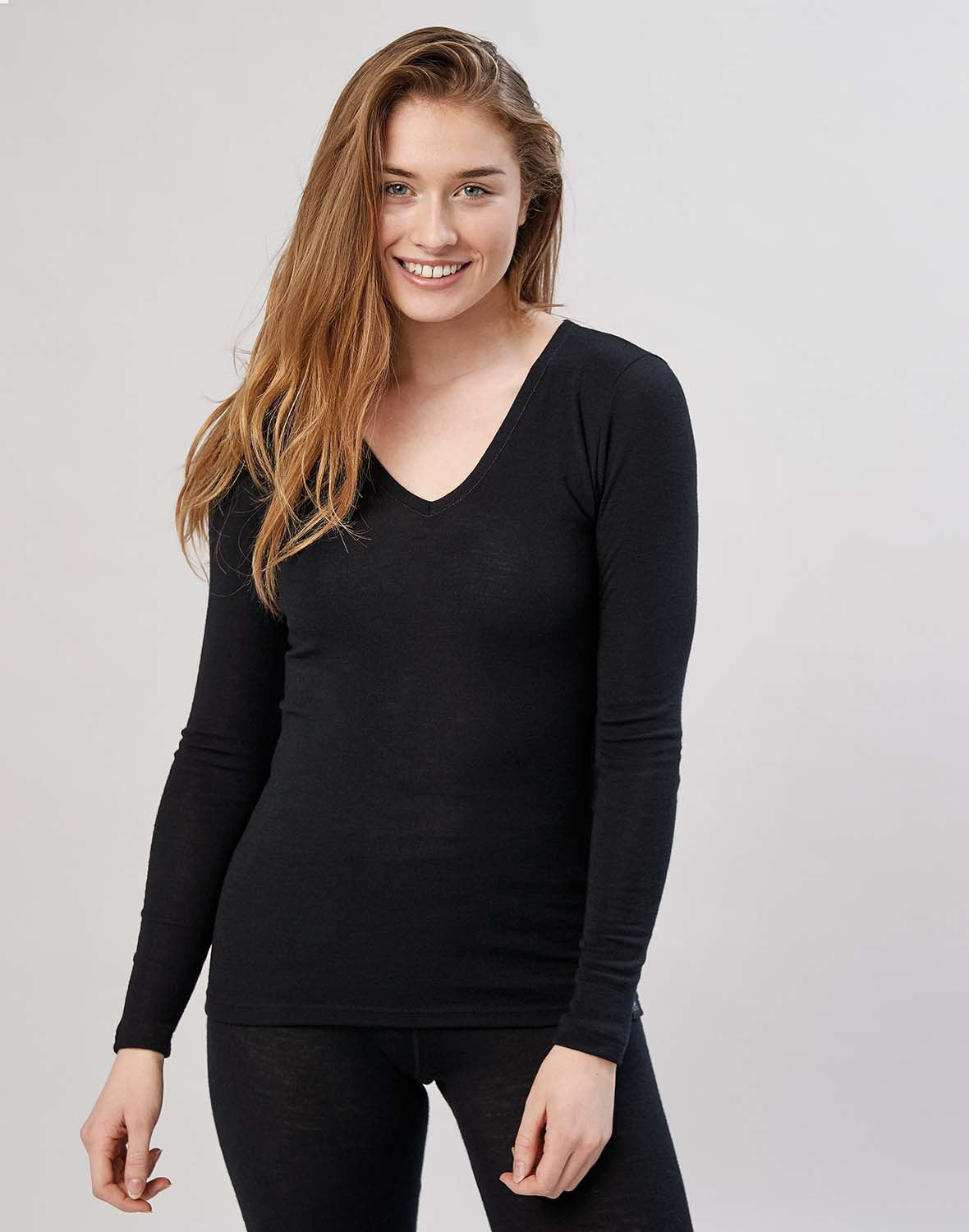 Splendid Women's Ribbed V Neck Tee Black Size Large