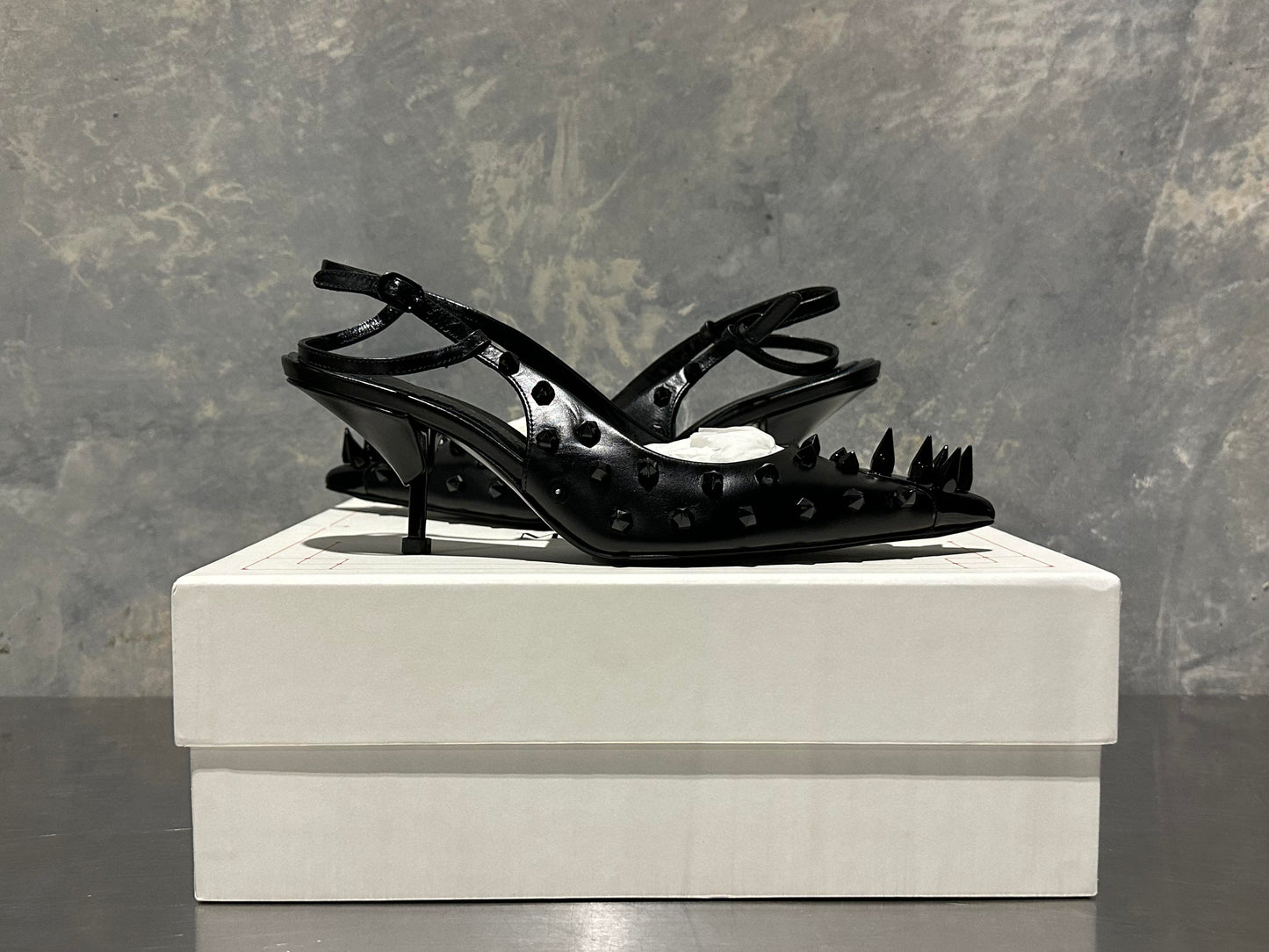 Alexander Mcqueen Women's Spiked Kitten Heel Pumps Black Size 4