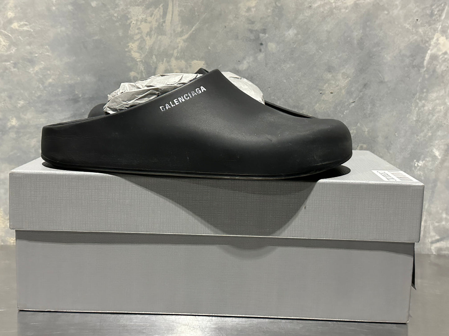 Balenciaga Men's Logo Pool Closed Clog Black Size 9