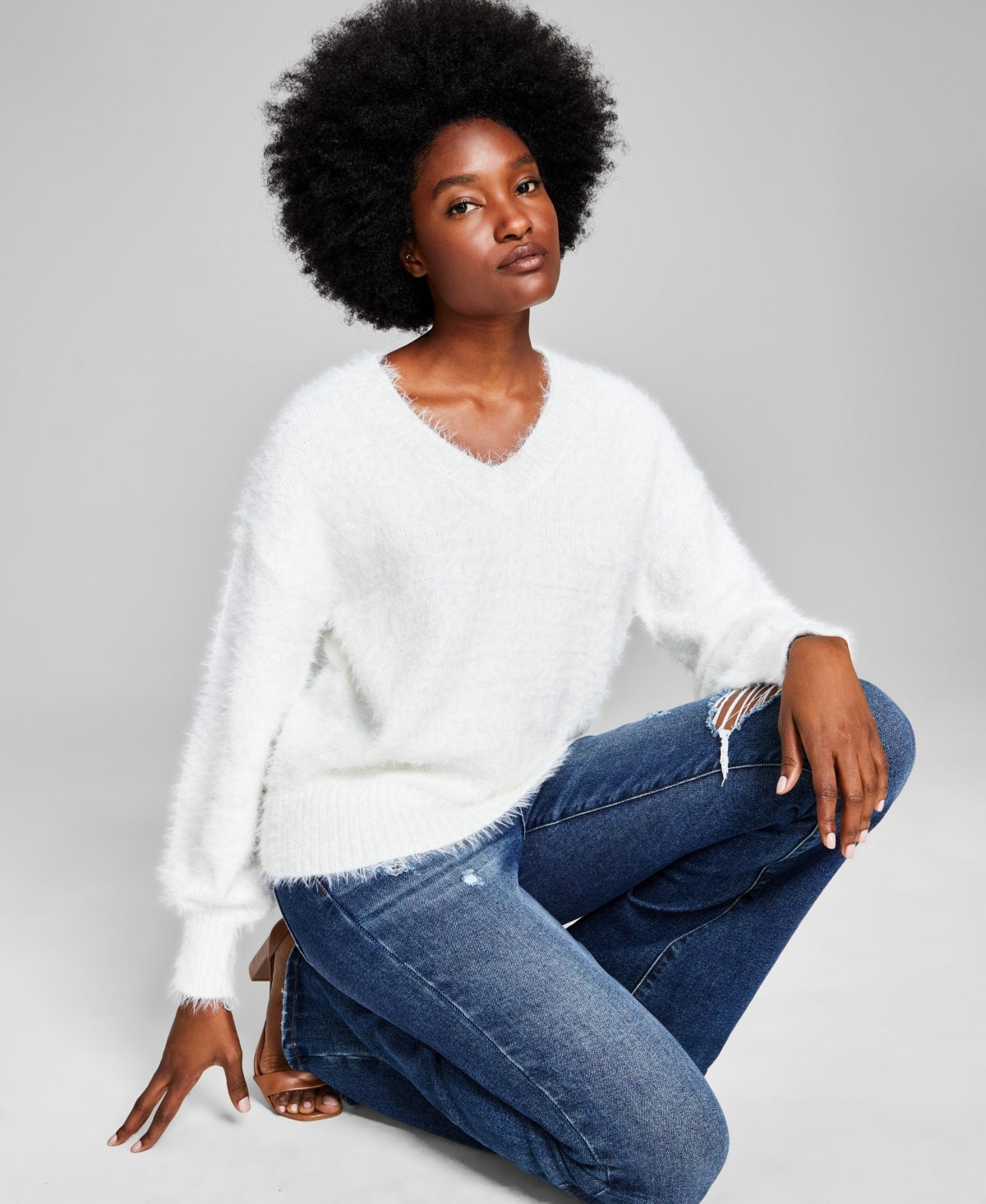 And Now This Women's V Neck Long-Sleeve Eyelash Sweater White Size Small