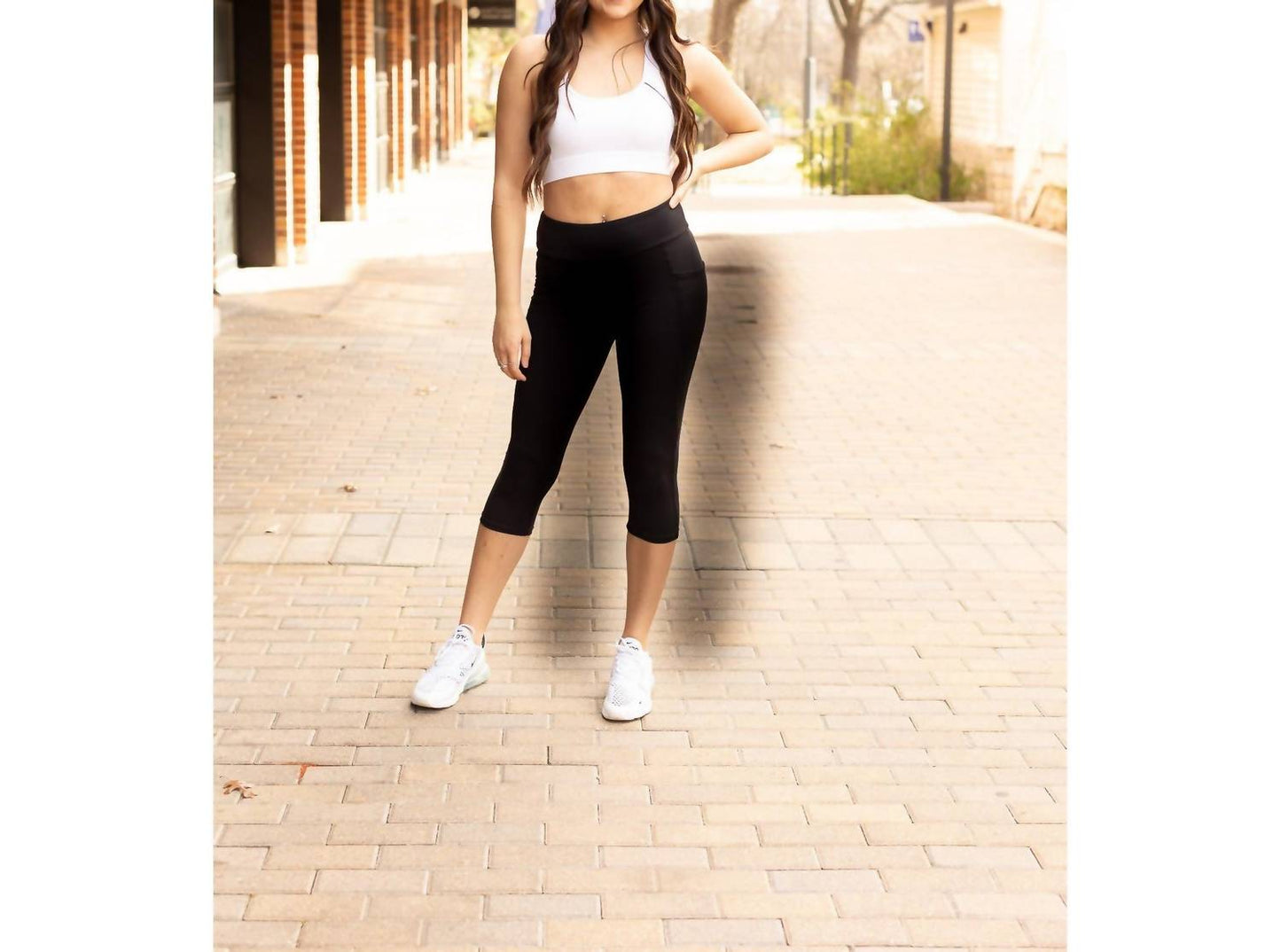 Julia Rose - Sleek Pocket Capri Leggings