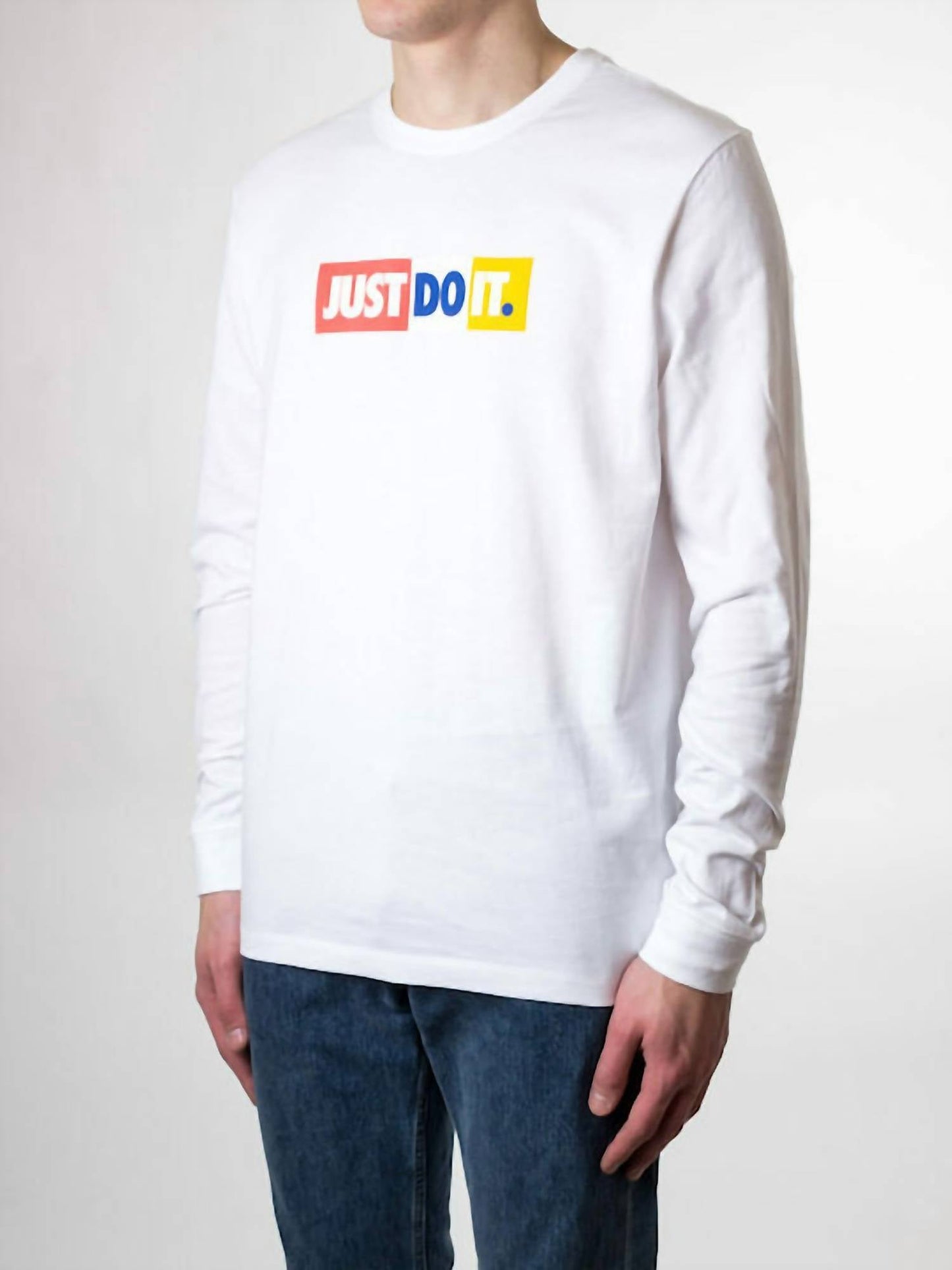 Nike - Just Do It Graphic Longsleeve T-Shirt