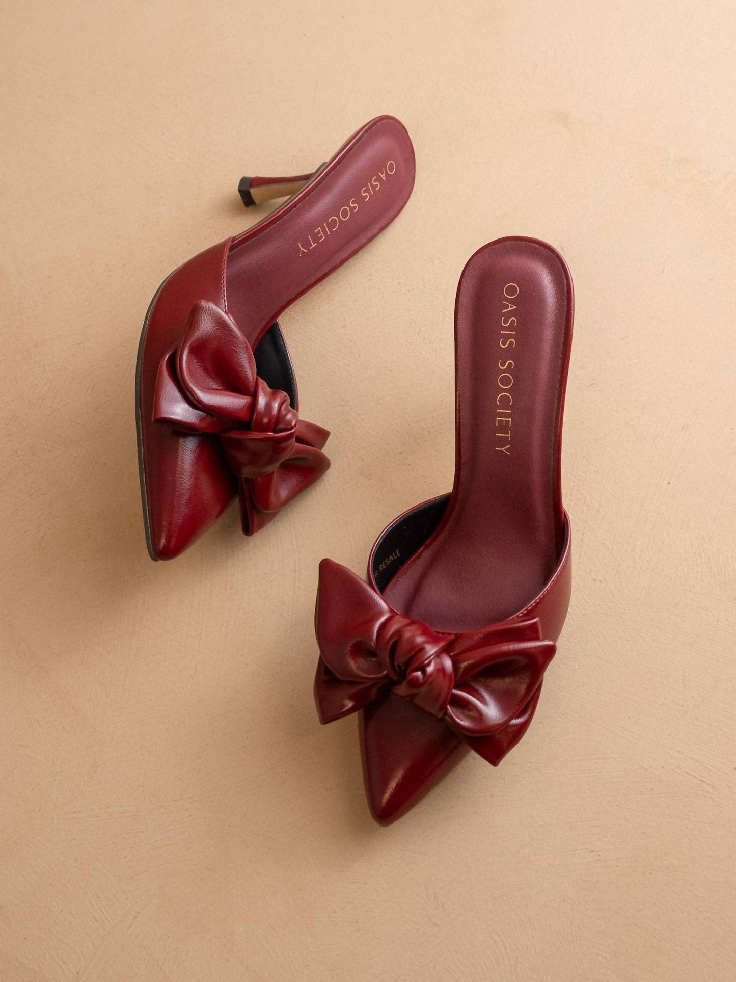 Oasis Society - Women's The Jane Bow Accent Kitten Heel
